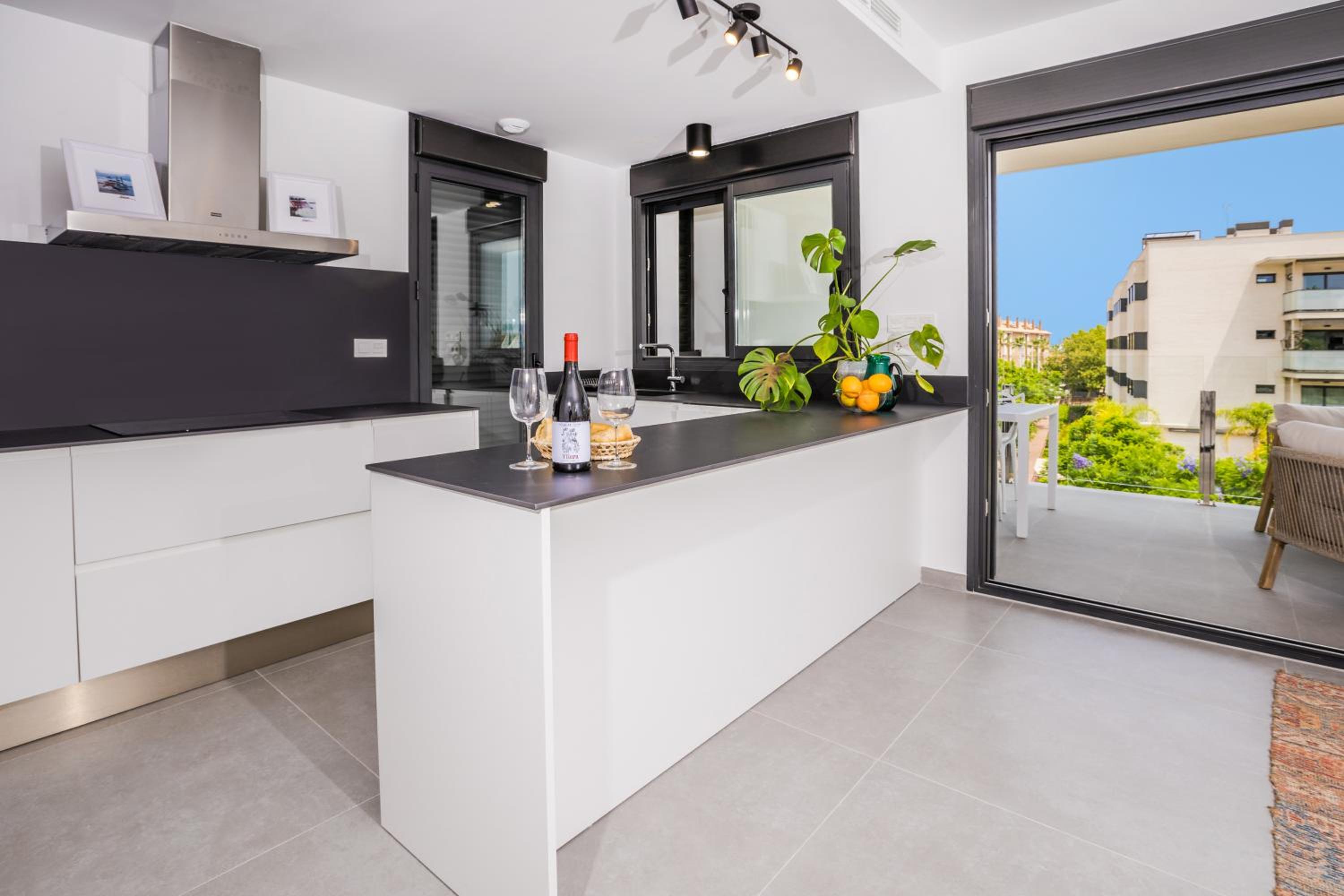 Prime Spanish Holidays - Rennes Arenal Playa Apartments
