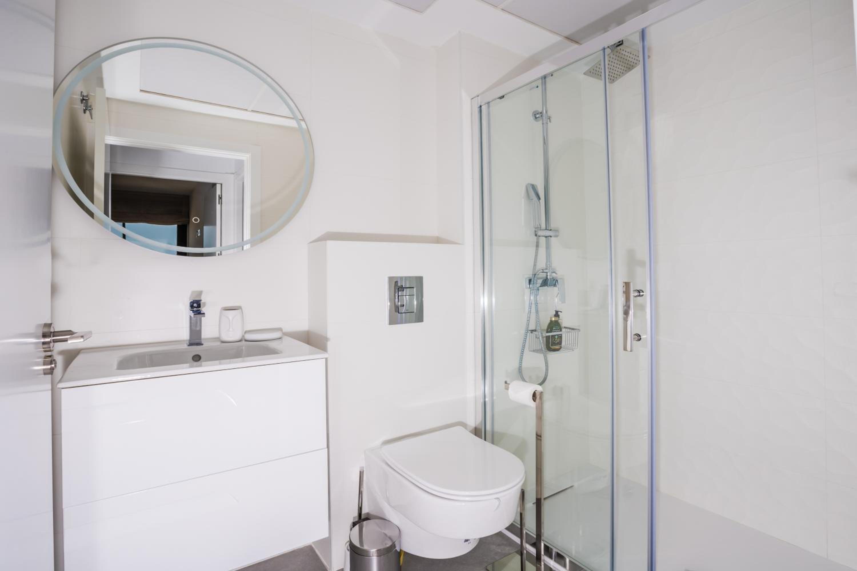 Prime Spanish Holidays - Rennes Arenal Playa Apartments