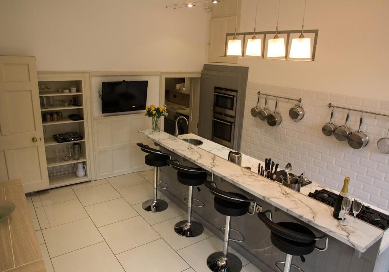 Georgian House - Great for Groups & Celebrations! Located in Central Chichester with Parking - Chichester Holiday Properties view 2