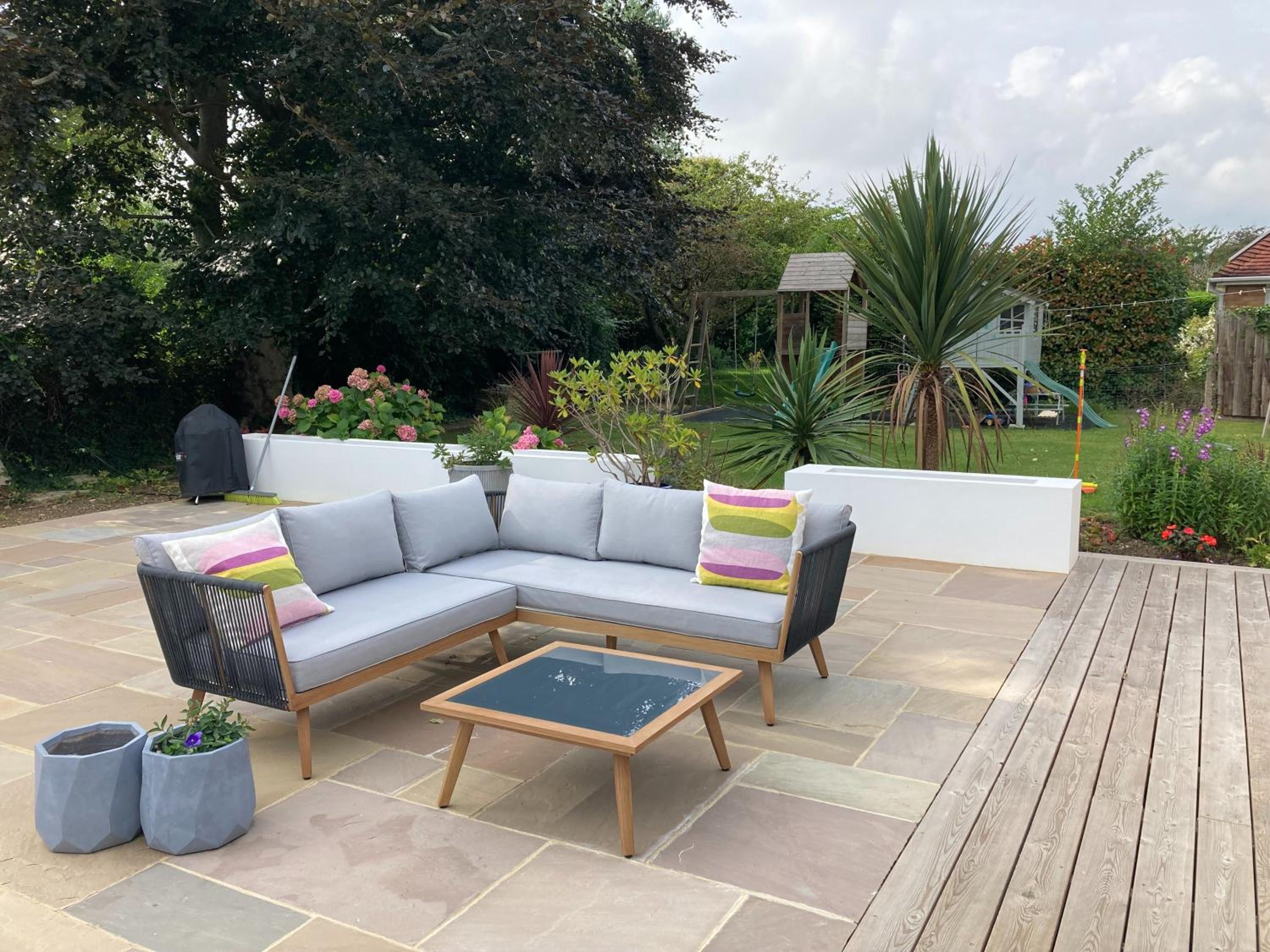Chichester Holiday Properties - Modern Bungalow with Garden & Nearby Goodwood Festival of Speed view 4
