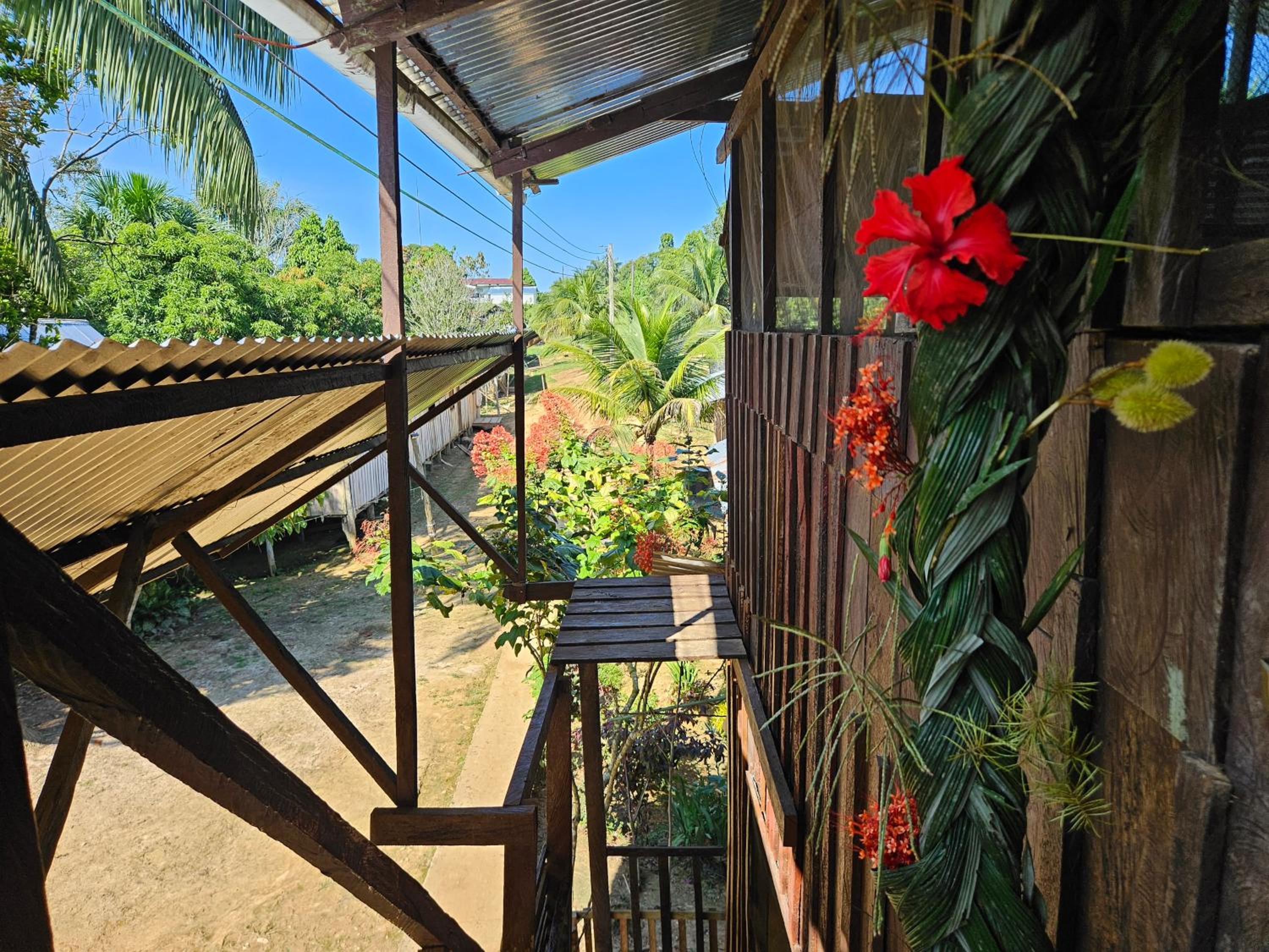 Amazon Jungle lodge -Experencia Indigena Yagua