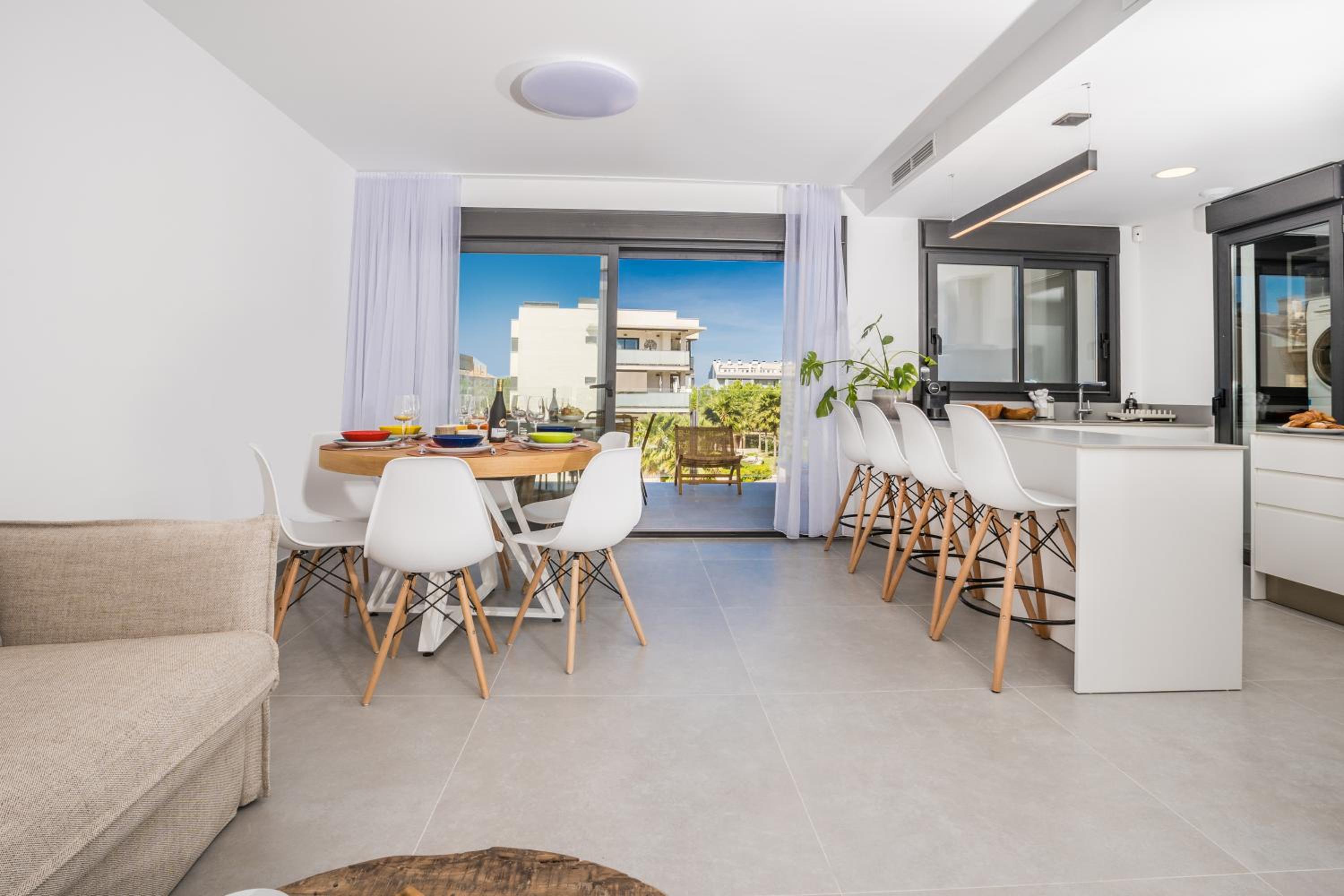 Prime Spanish Holidays - Rennes Arenal Playa Apartments