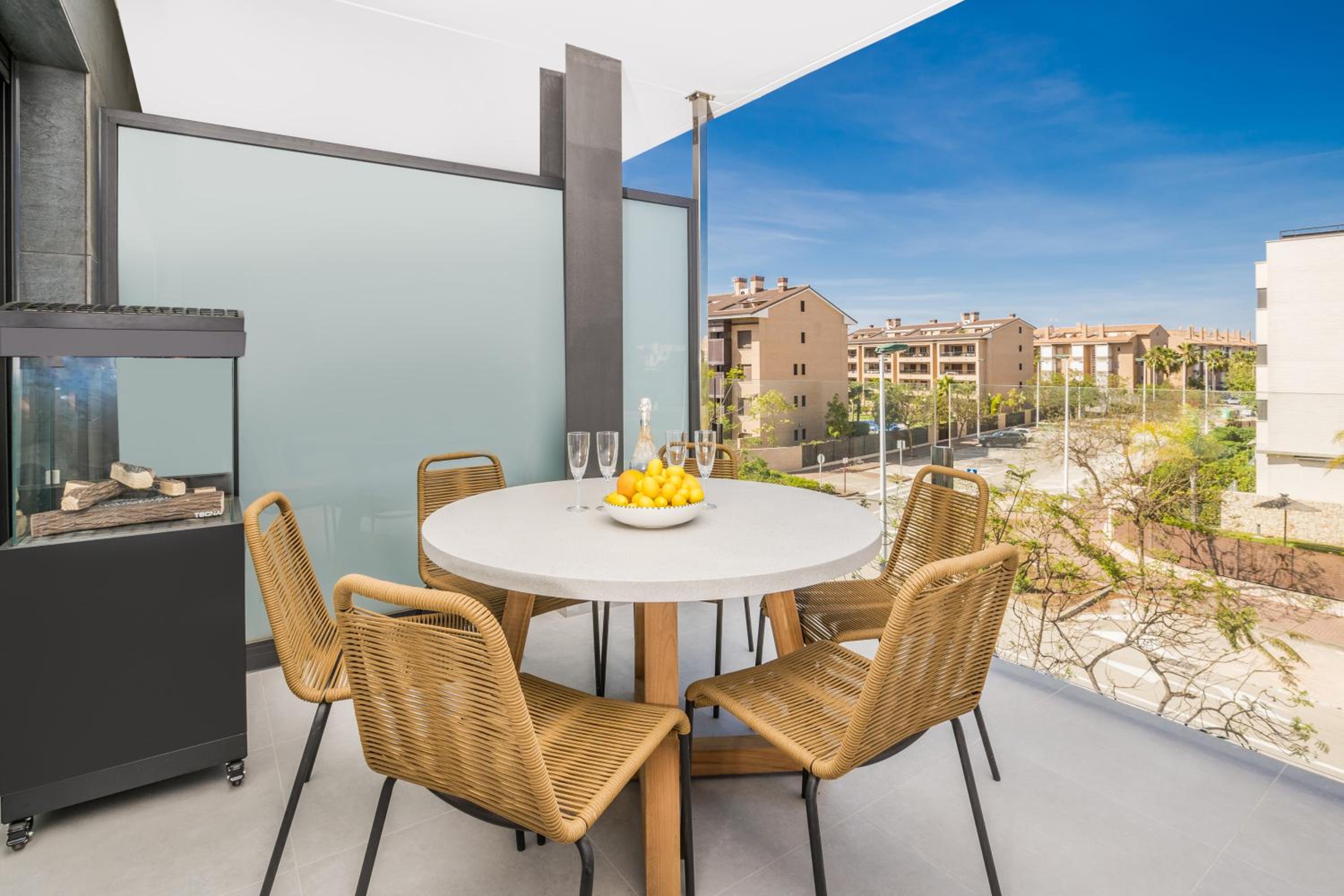 Prime Spanish Holidays - Rennes Arenal Playa Apartments