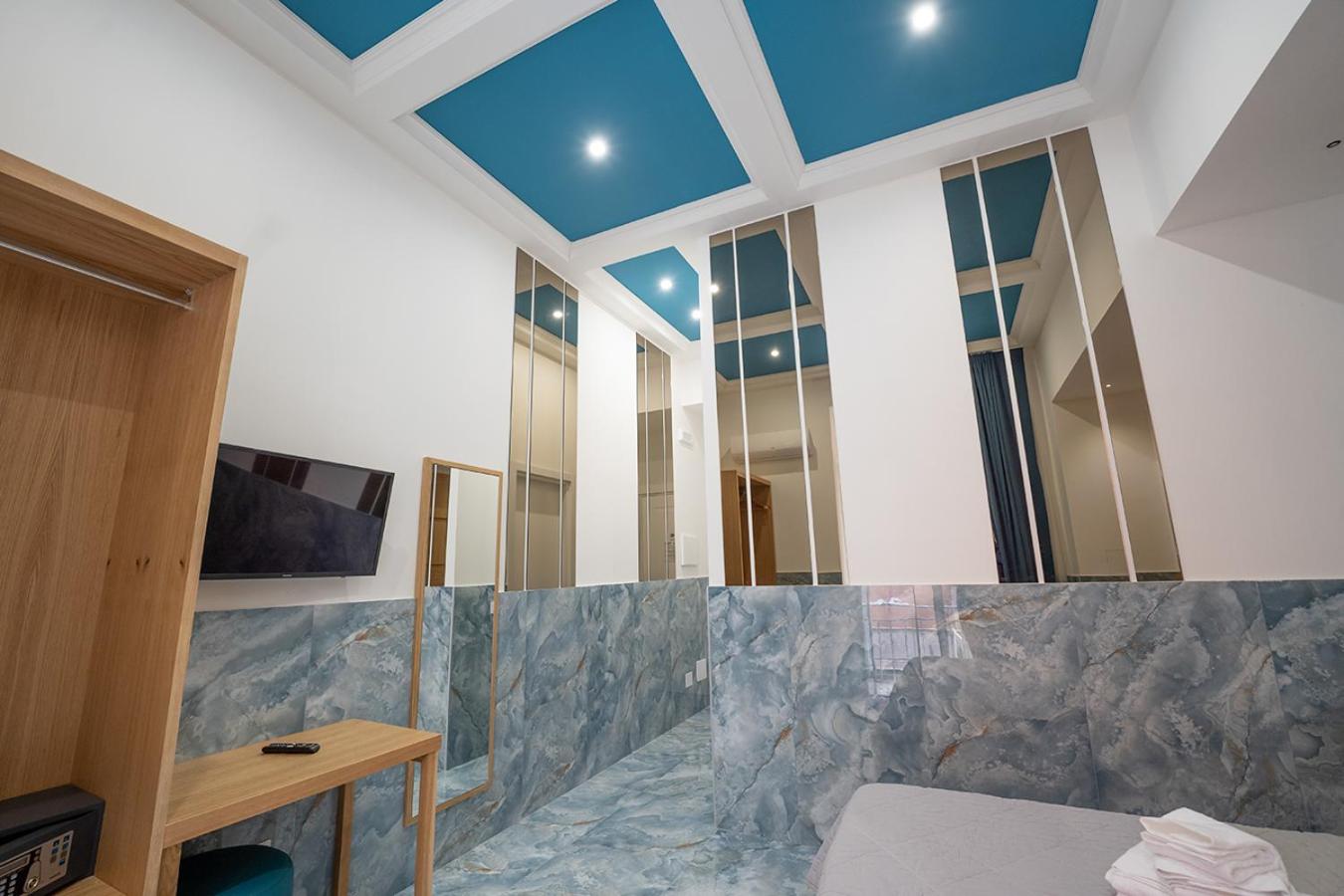 P.C. Boutique H. Vesuvius, Napoli Centro, by ClaPa Group