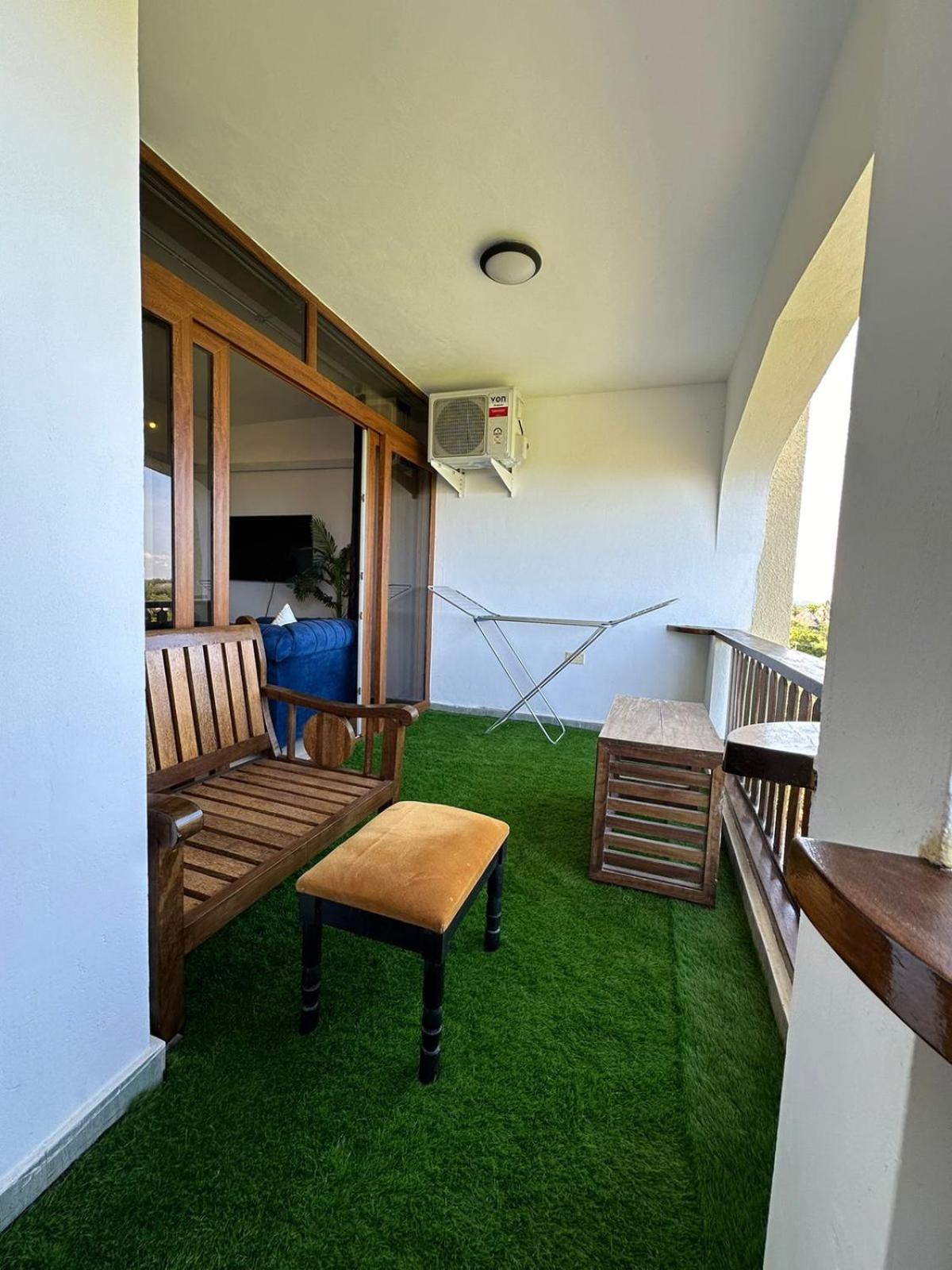 Imani Front Beach Appartment view 5