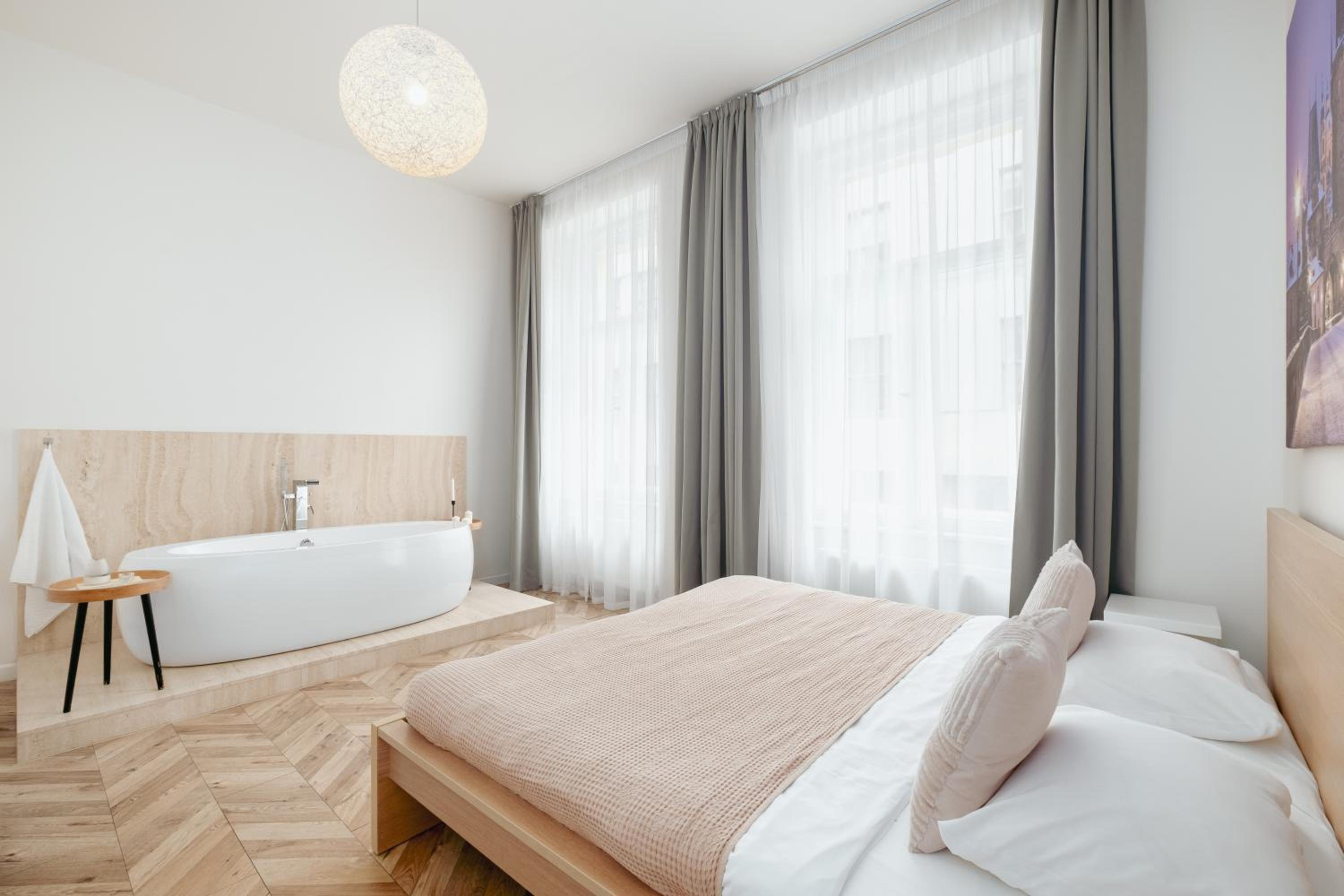 Prague Days - Spacious Apartment with Balcony near Wenceslas Square