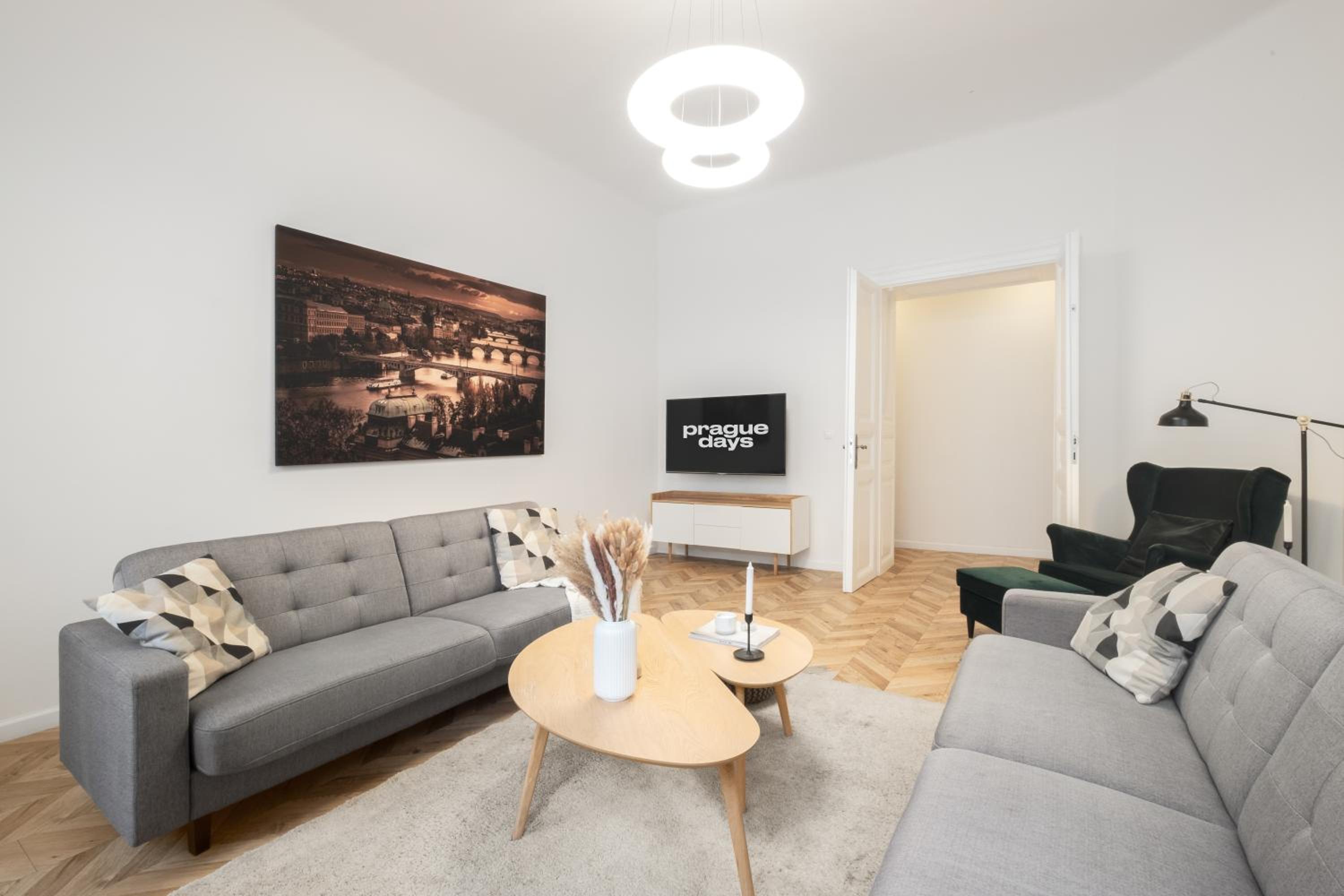 Prague Days - Spacious Apartment with Balcony near Wenceslas Square