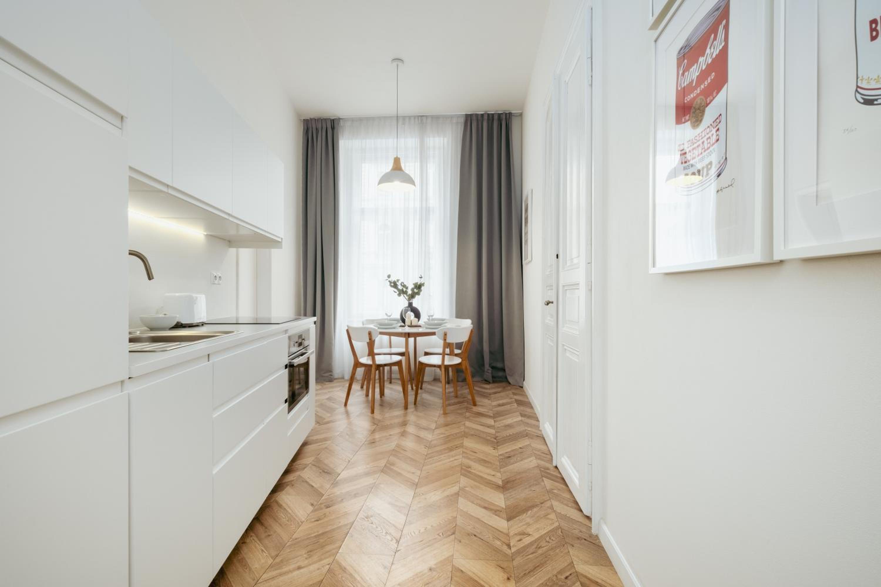 Prague Days - Spacious Apartment with Balcony near Wenceslas Square