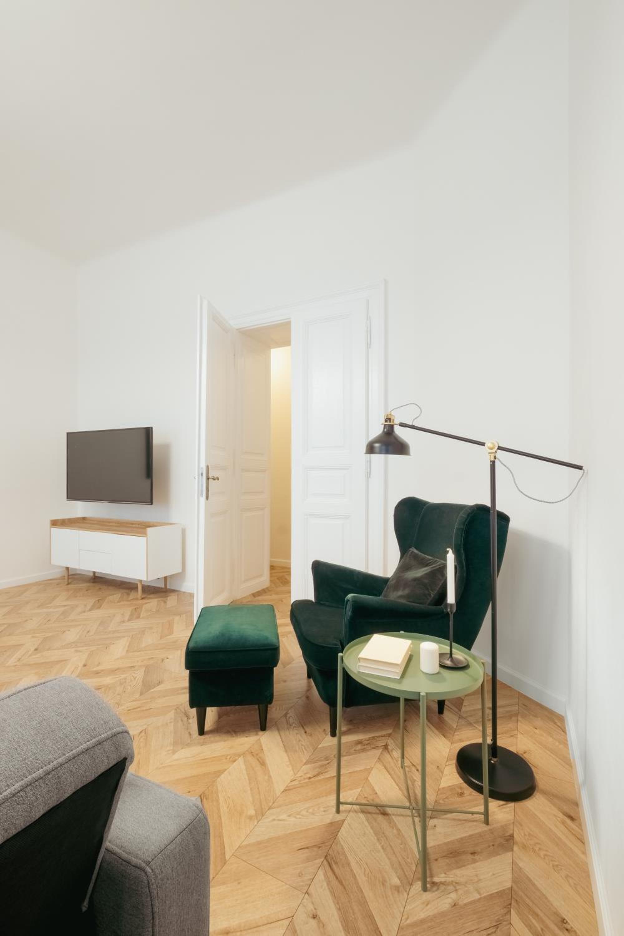 Prague Days - Spacious Apartment with Balcony near Wenceslas Square
