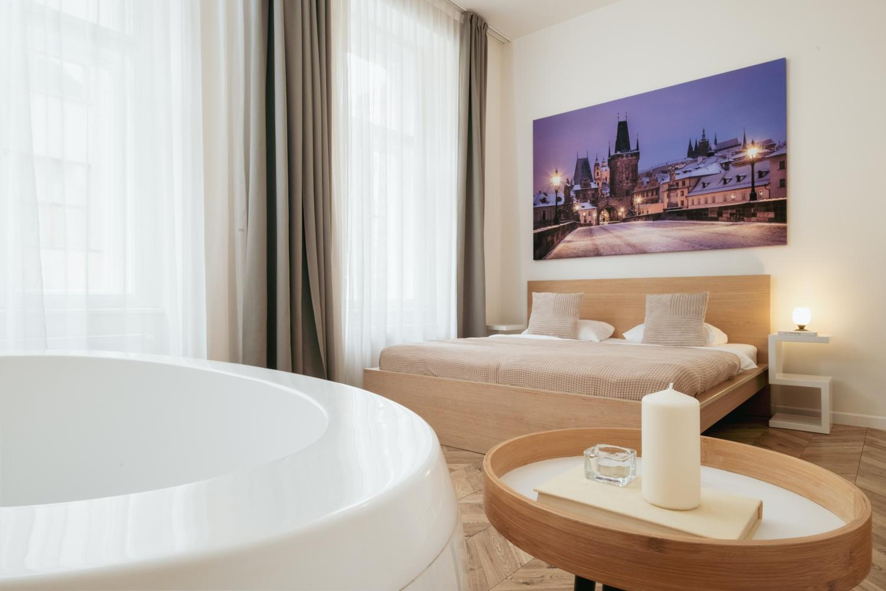 Prague Days - Spacious Apartment with Balcony near Wenceslas Square