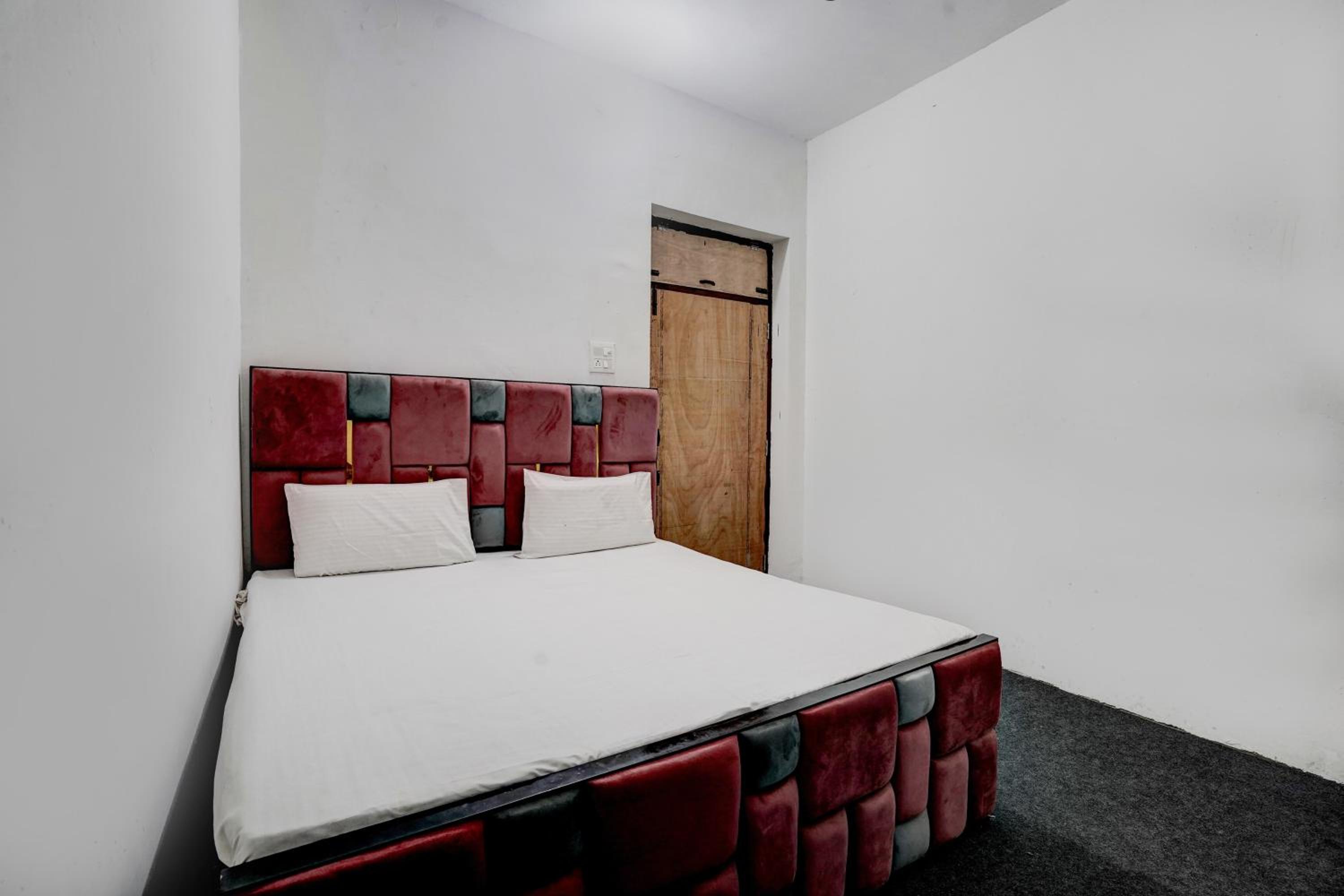 Hotel O New Diamond