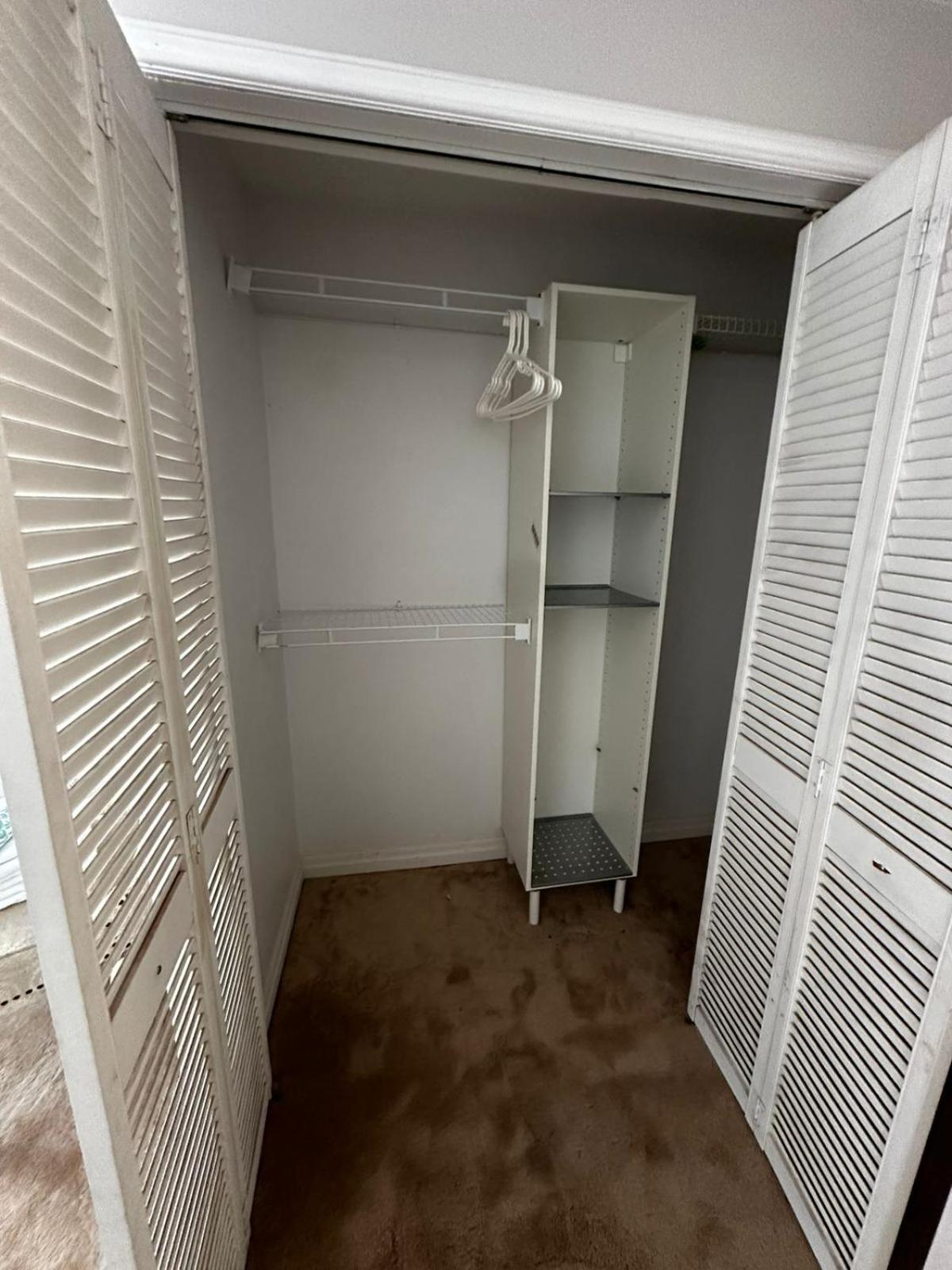 Luxurious Private Room Close to Amenities 25 Min to Downtown Toronto P2b