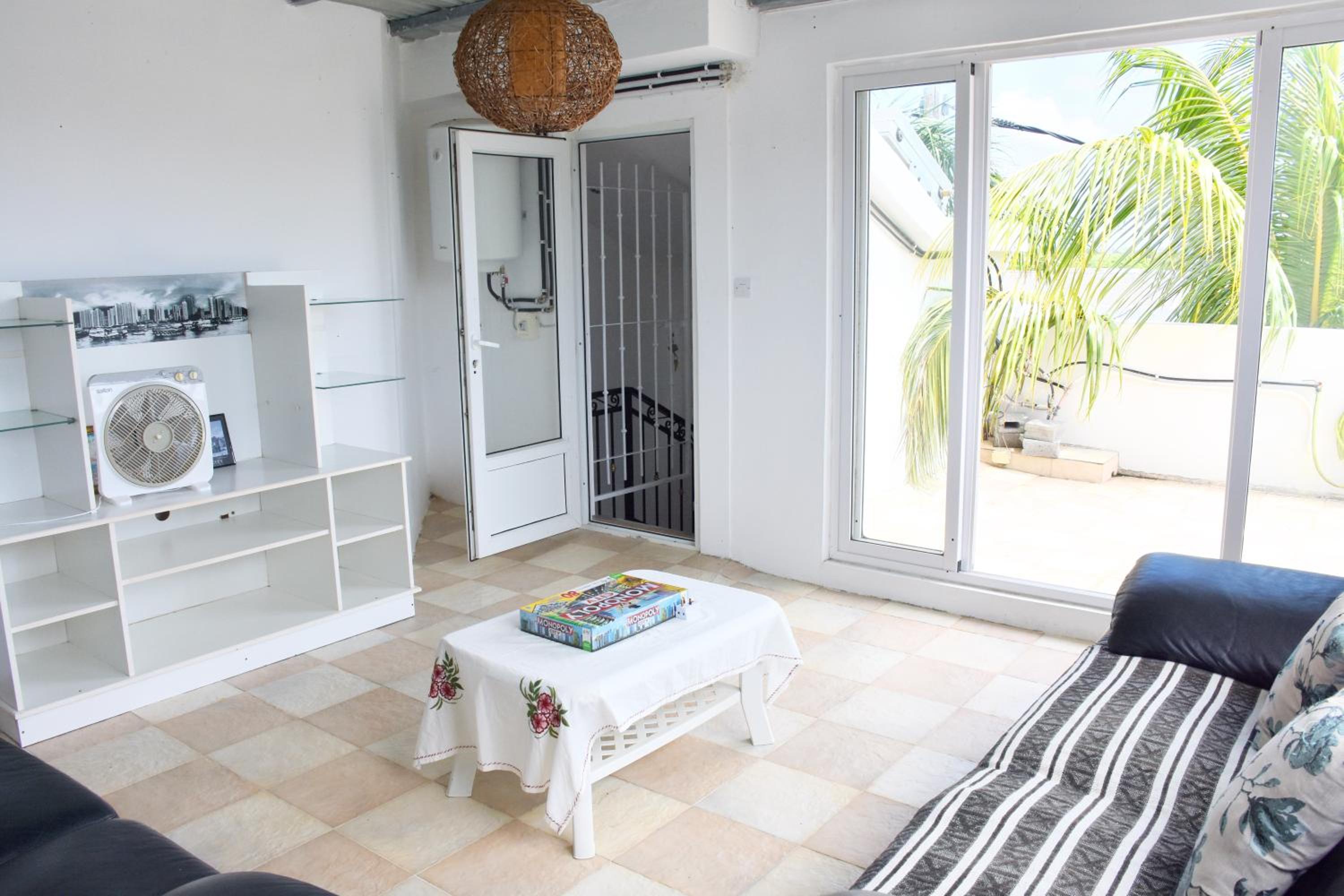 Ocean Finds 3 Bedrooms Villa in Pereybere view 5