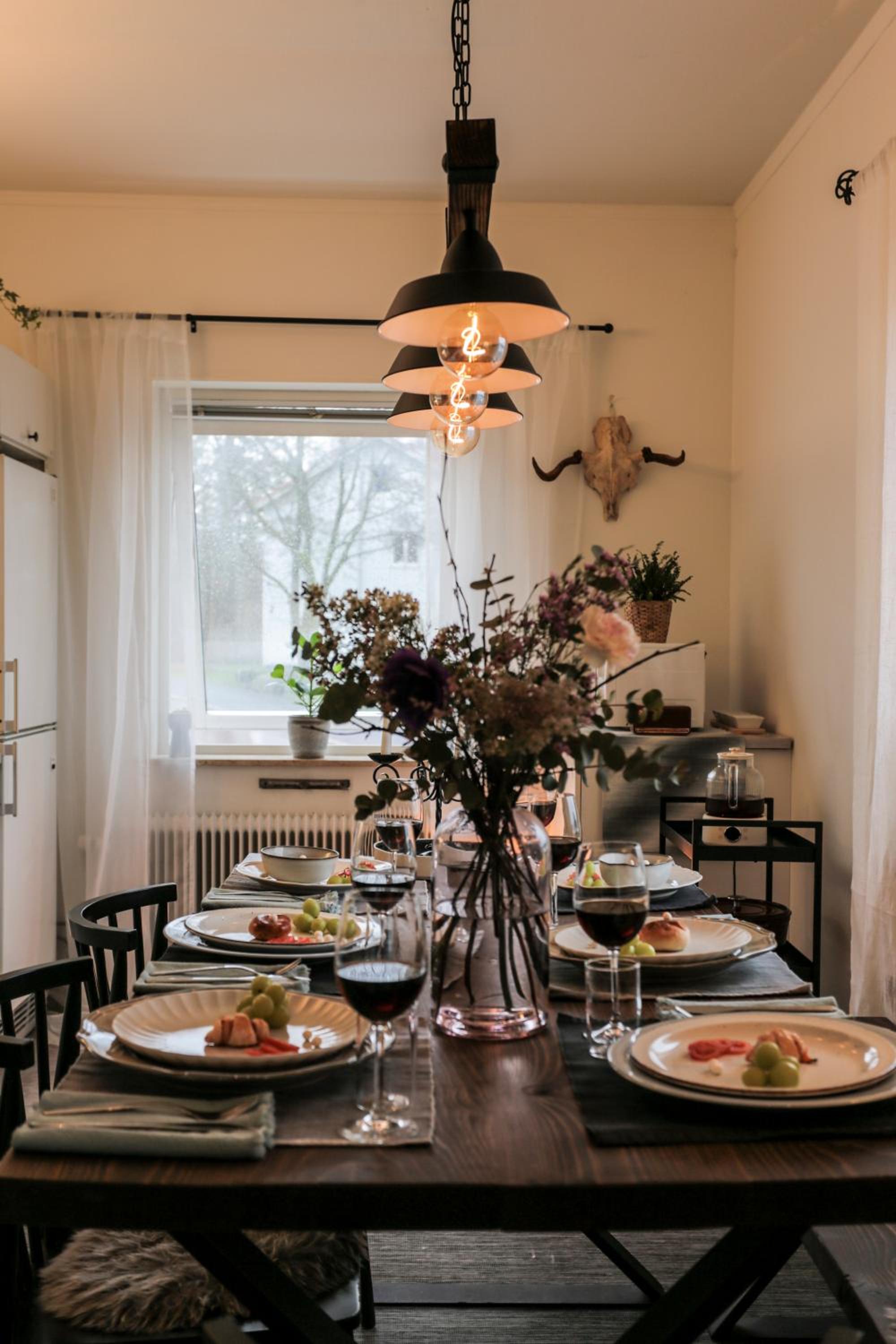 HaHa Nordic Home Partille Large 3BR Home for 7 Guests with 2 Kitchens, Garden & Parking