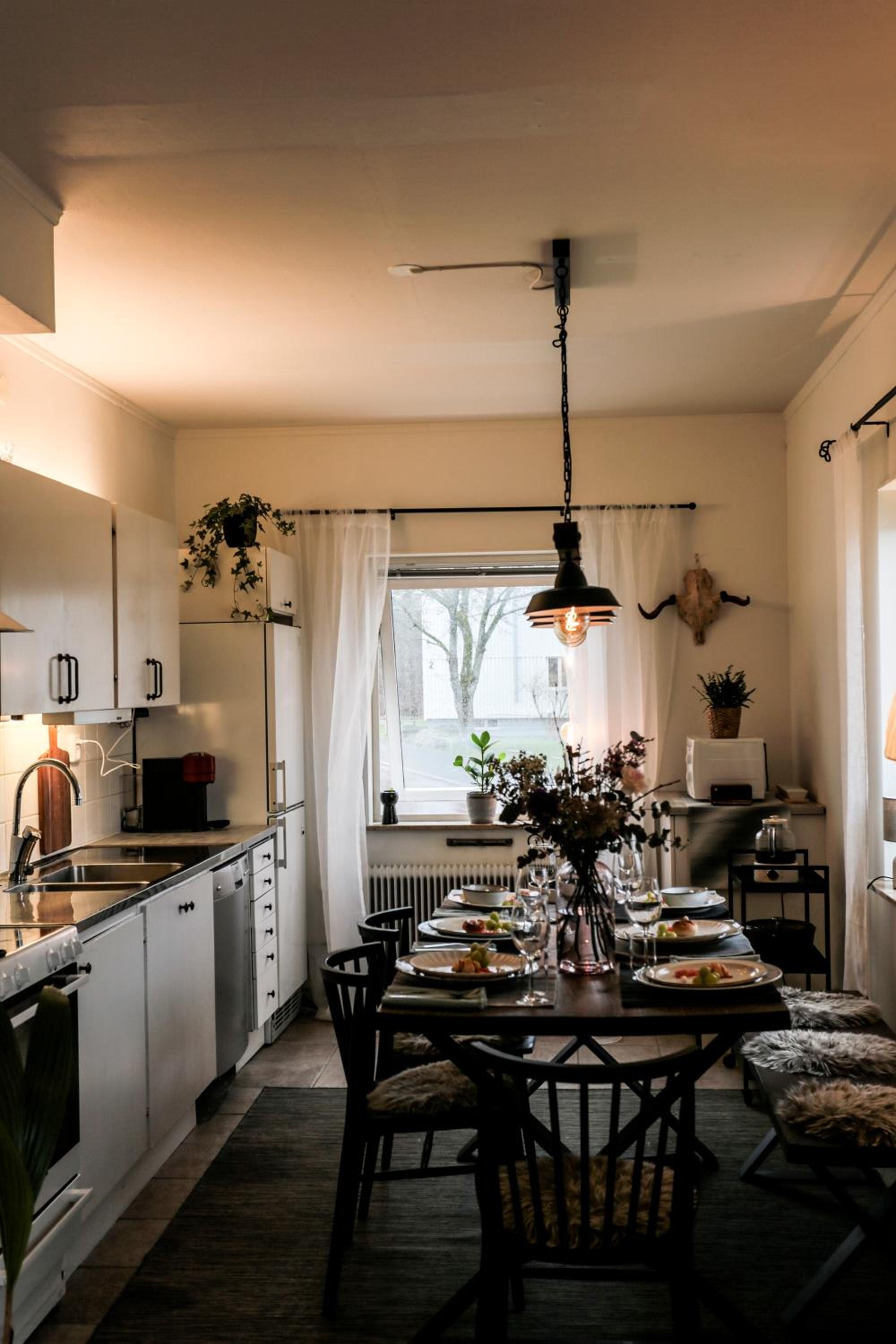 HaHa Nordic Home Partille Large 3BR Home for 7 Guests with 2 Kitchens, Garden & Parking