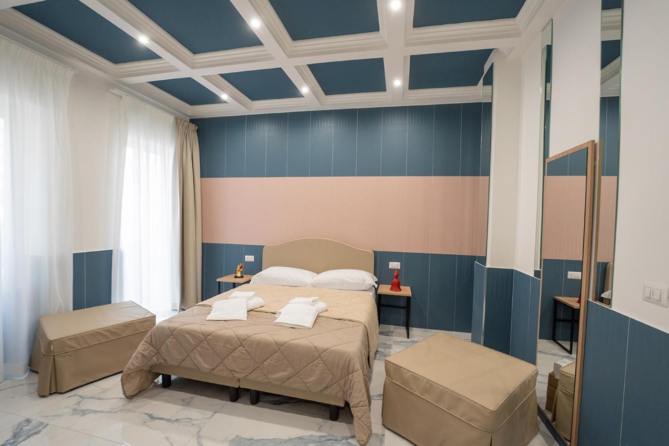 P.C. Boutique Medina H. Napoli Centro, by Clapa Group