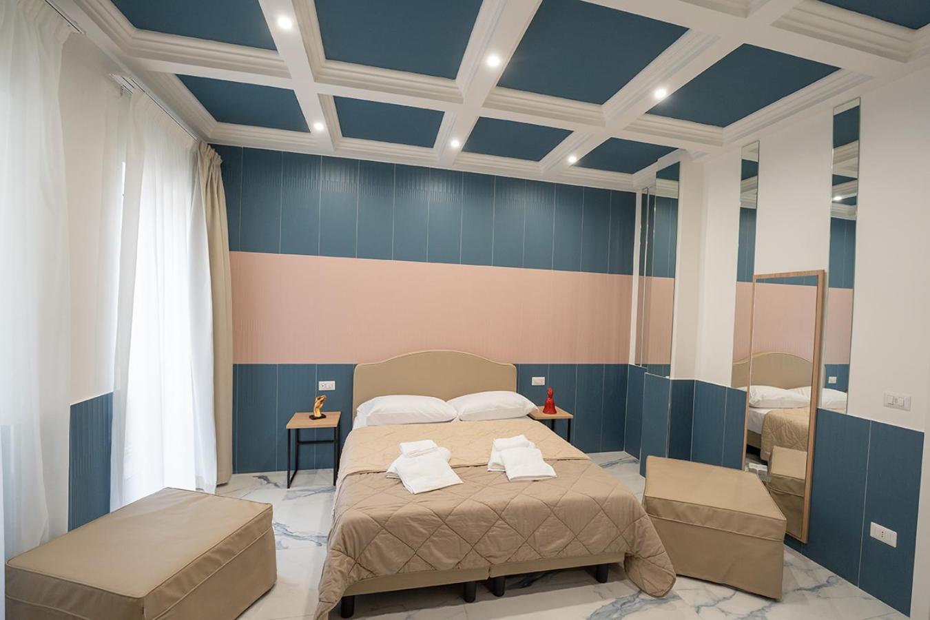 P.C. Boutique Medina H. Napoli Centro, by Clapa Group