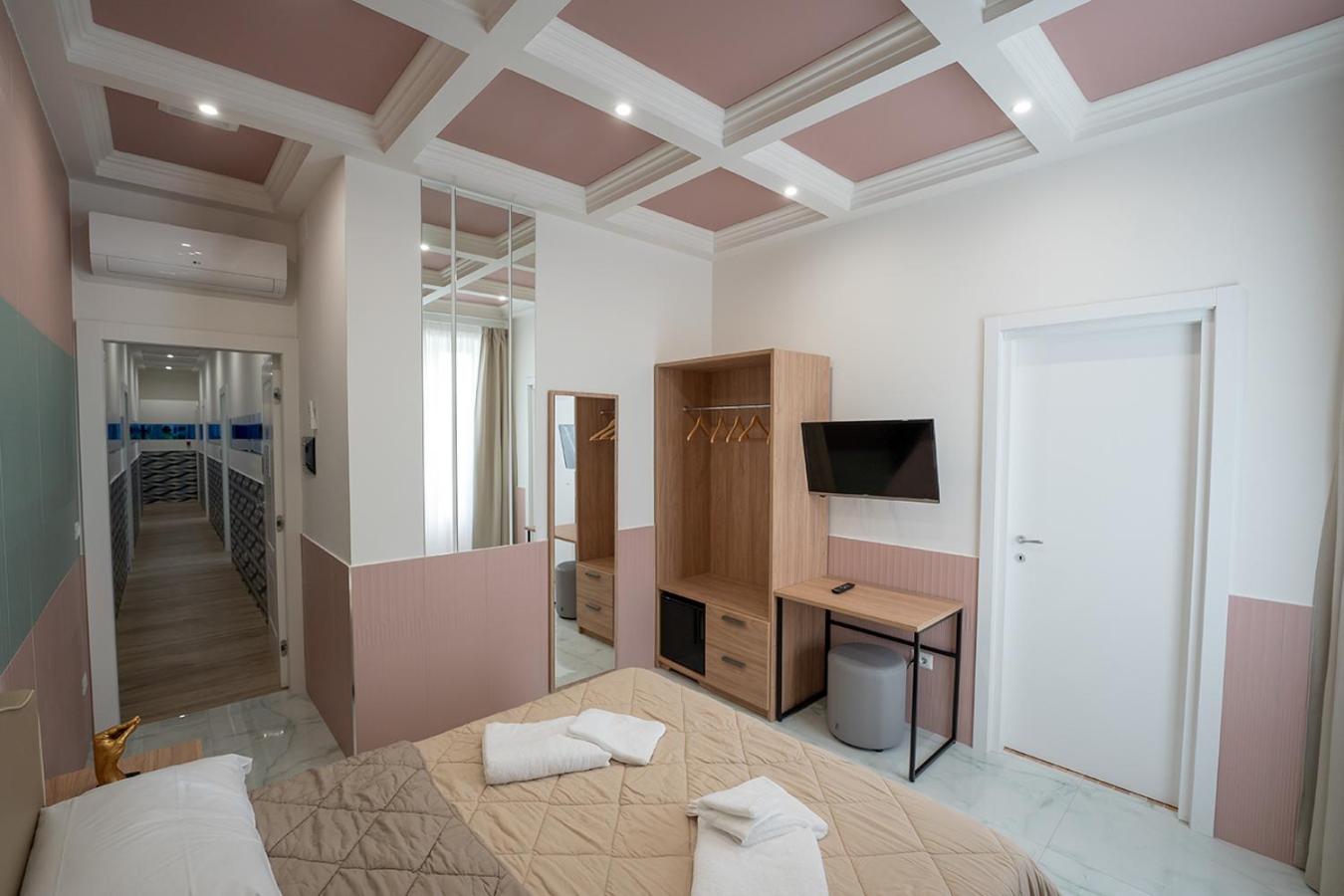 P.C. Boutique Medina H. Napoli Centro, by Clapa Group