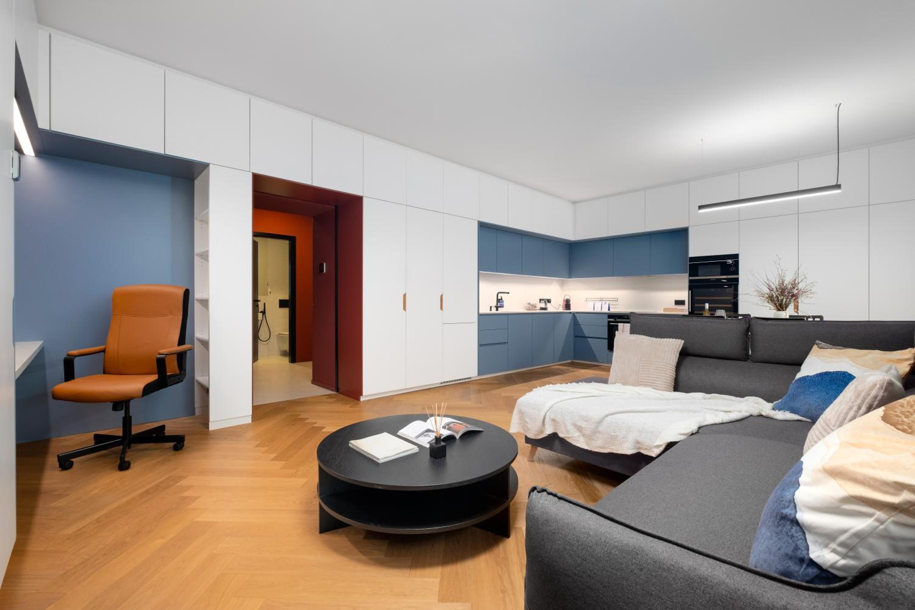 Modern apartment with workspace in Libeň by Prague Days