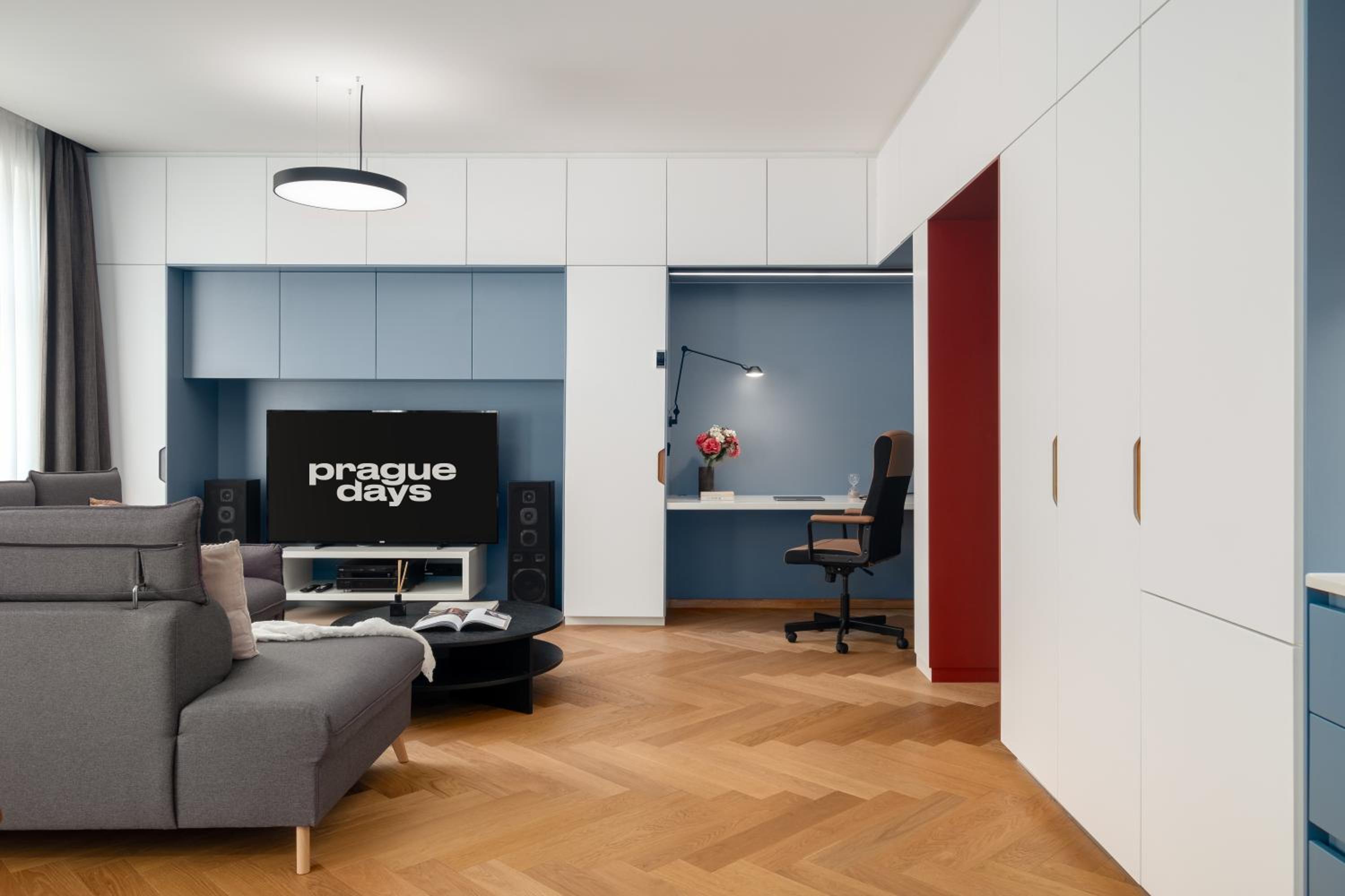 Modern apartment with workspace in Libeň by Prague Days