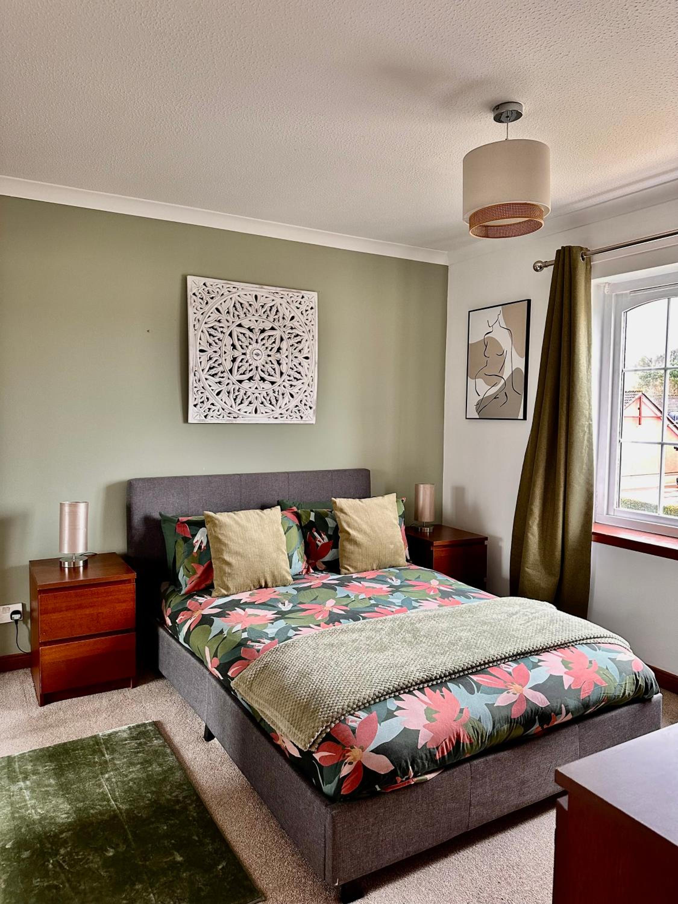 Apartment with parking, close to the Raigmore hospital view 2