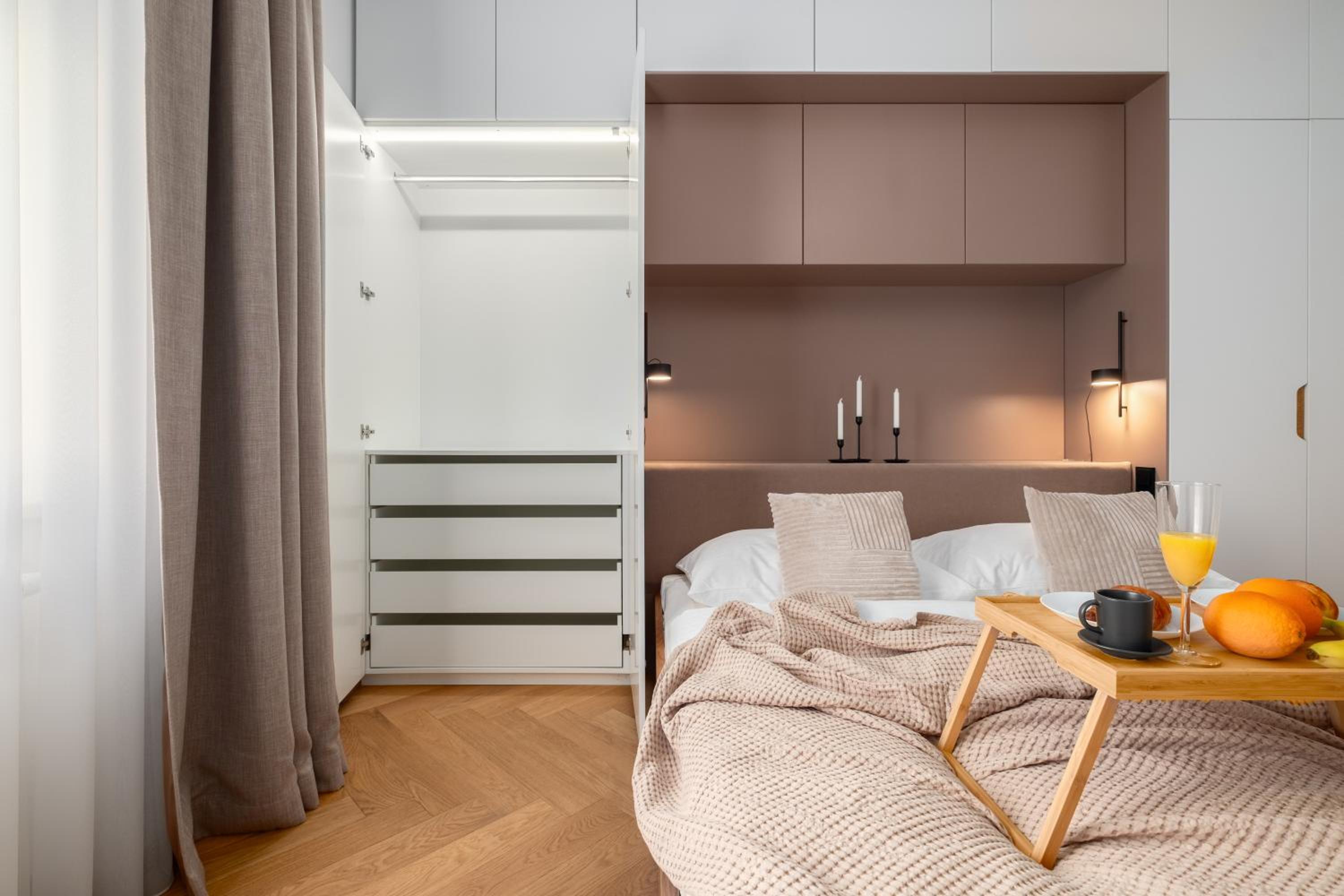 Modern apartment with workspace in Libeň by Prague Days