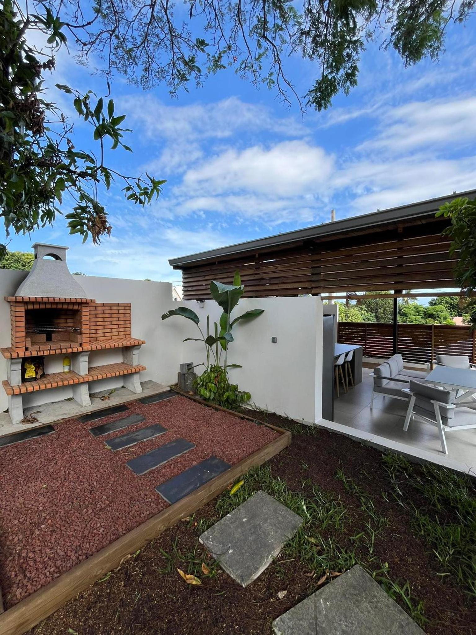 Forecastle House
