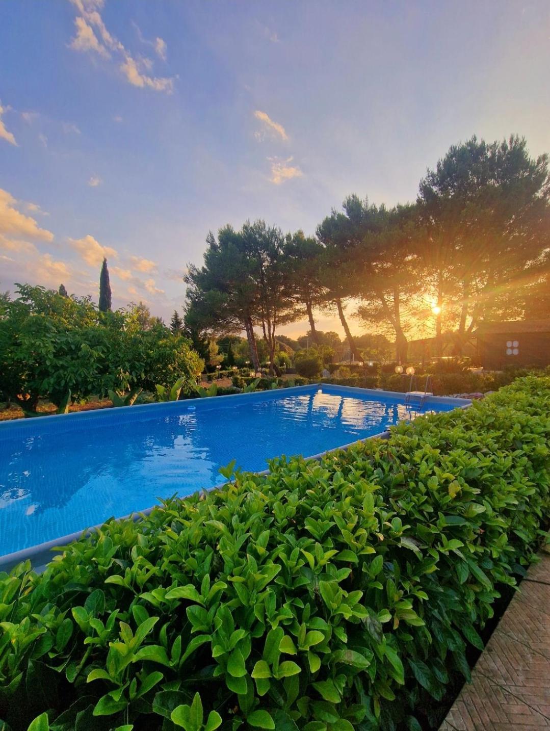 Villa Elisa trulliandmore - pool and tennis court view 3