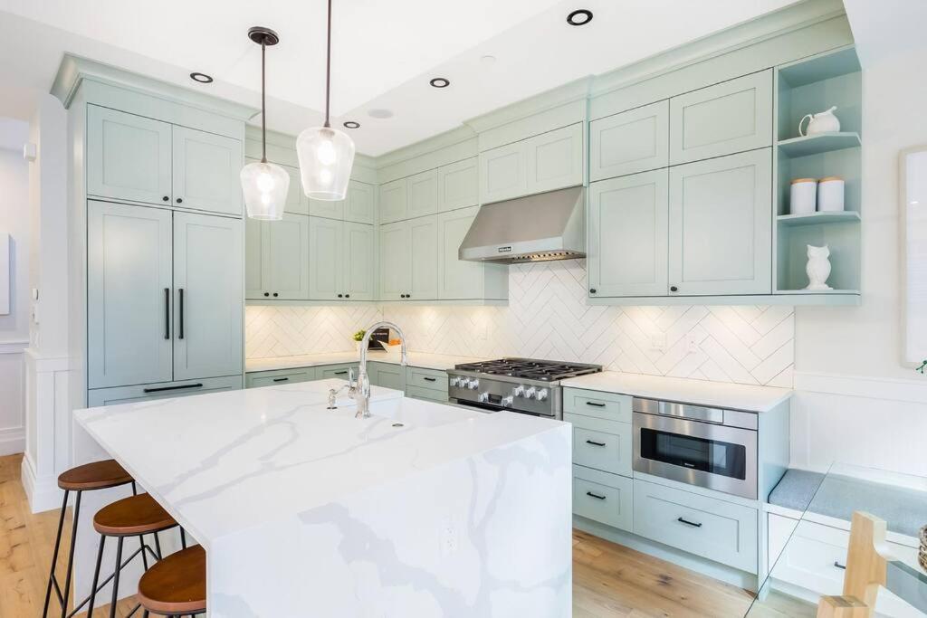 Easeful 2 Bedroom Unit Near English Bay