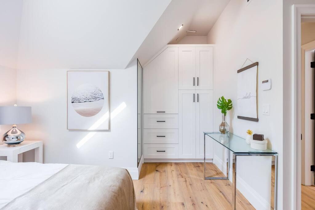 Easeful 2 Bedroom Unit Near English Bay
