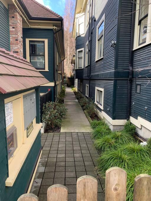 Easeful 2 Bedroom Unit Near English Bay