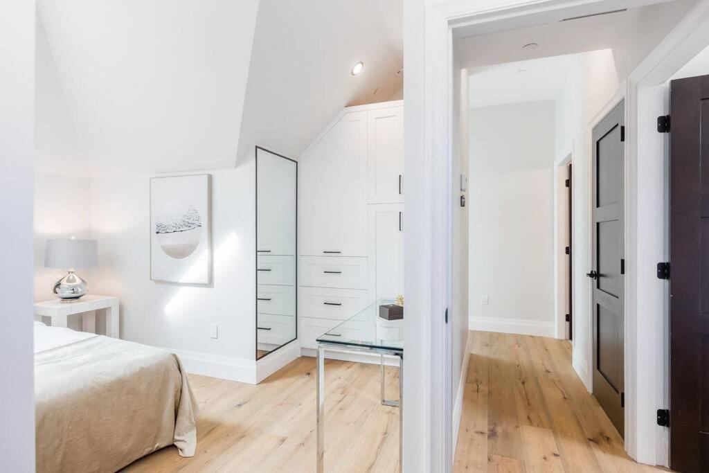 Easeful 2 Bedroom Unit Near English Bay