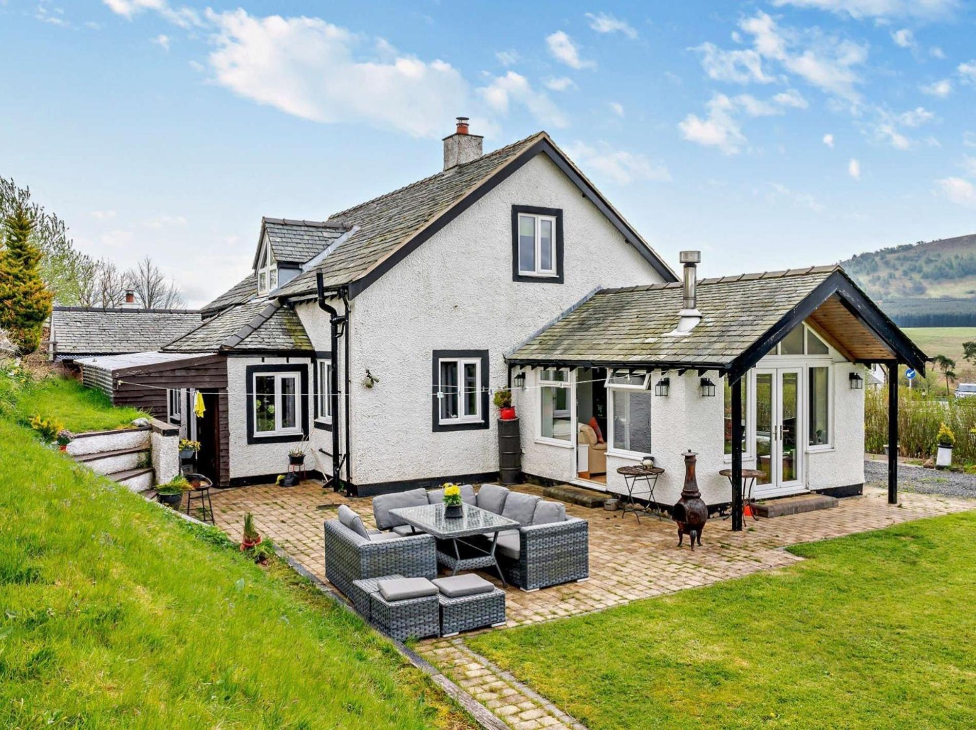4 Bed in Penrith oc-sz256 view 4