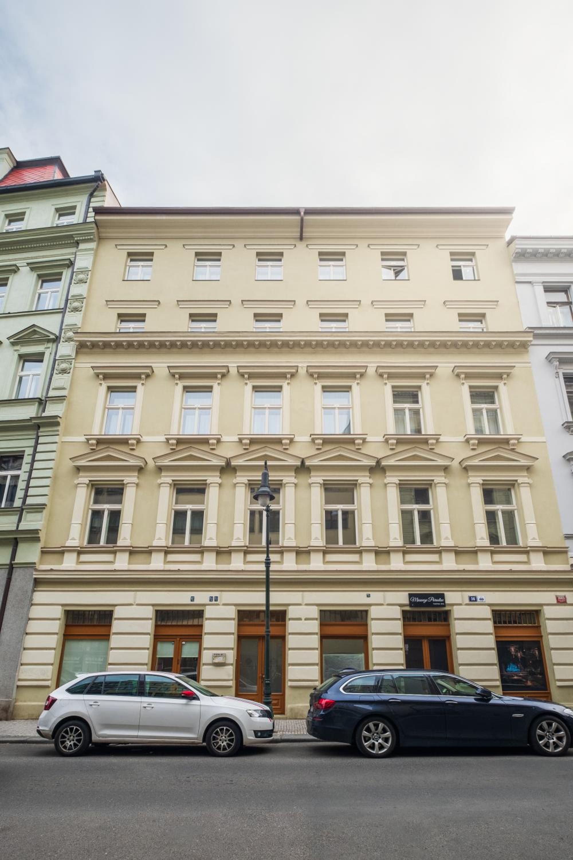 Prague Days - Deluxe Two-bedroom Apartment in New Town