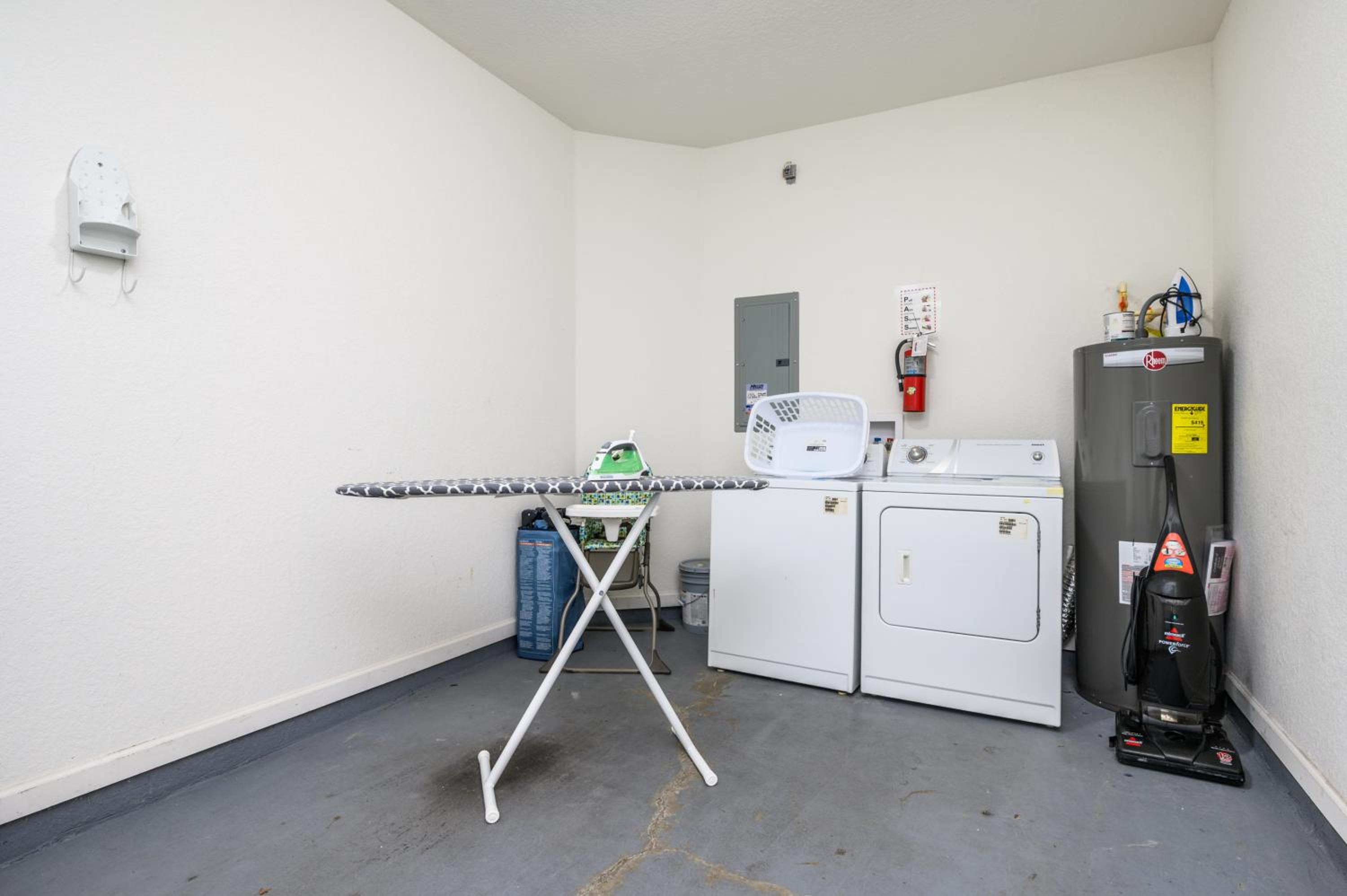 New Listing, Beautiful Townhome, Vista Cay - 4023