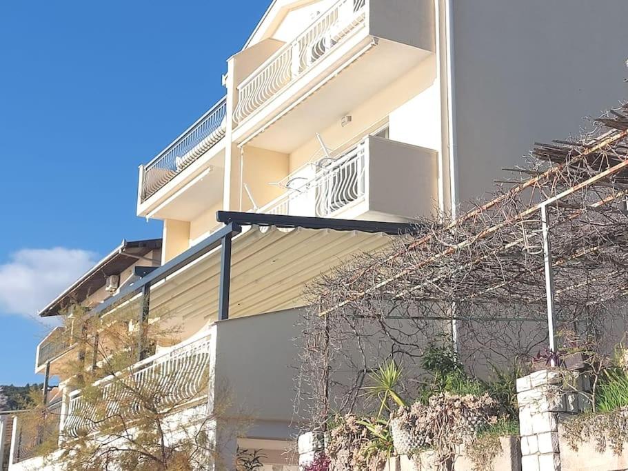 Mirta's apartment, 5m from sea view 2