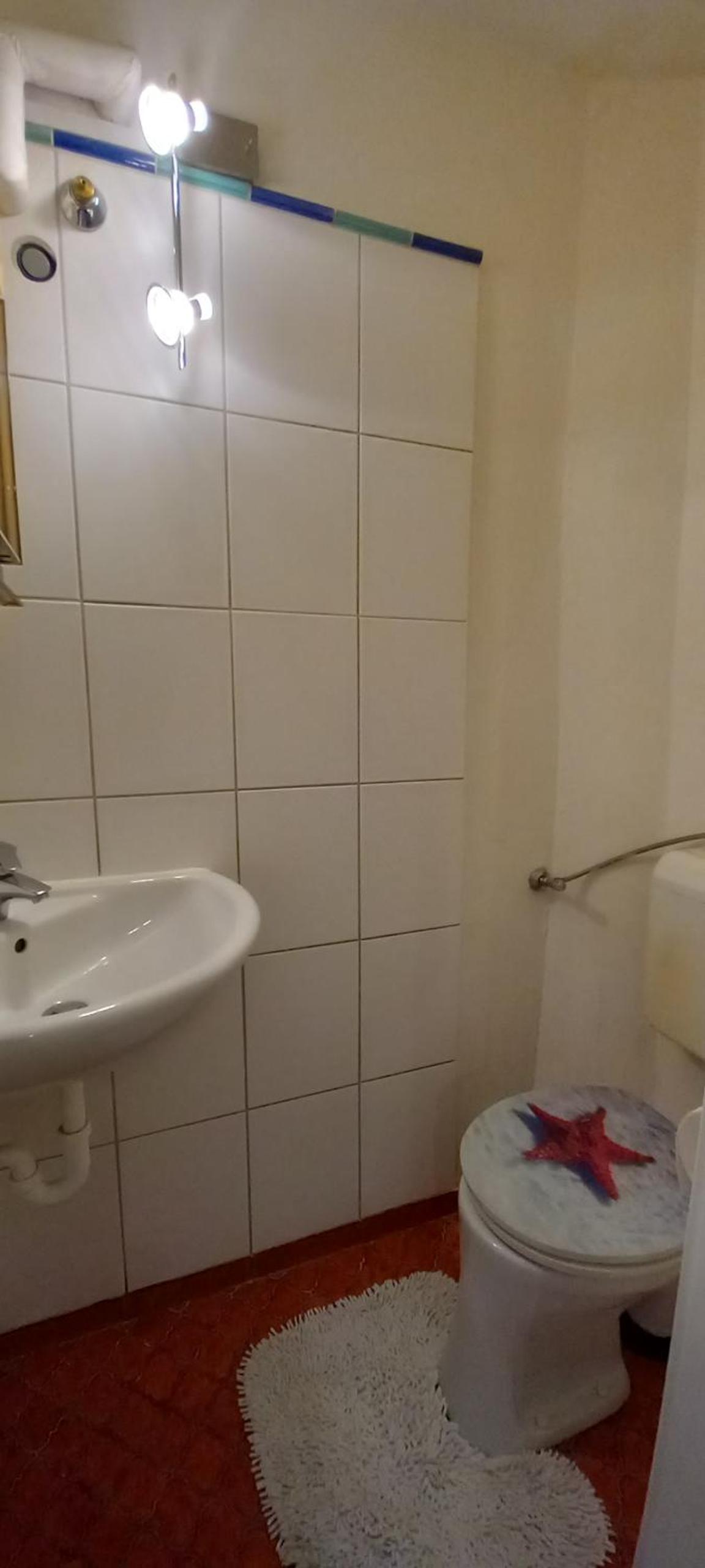 Topwohnung 45m2 oder weißes Budget Zimmer 15 m2 - Nähe Grünberg