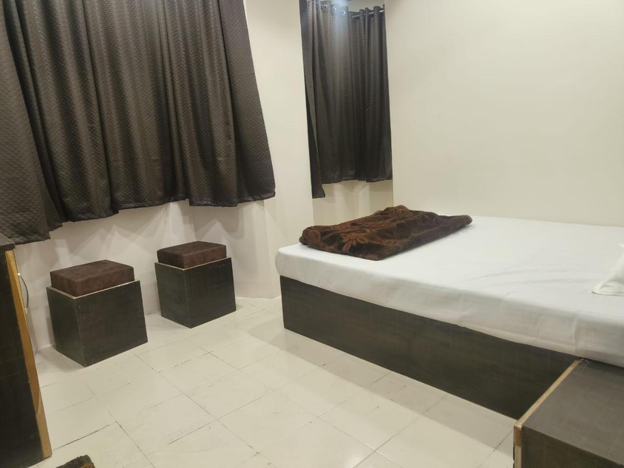 Hotel Ayodhya view 3