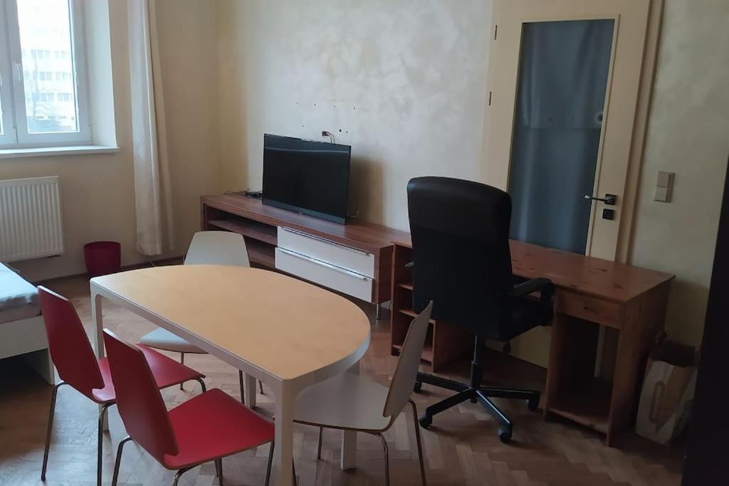 Spacious modern 3 bedroom aparment