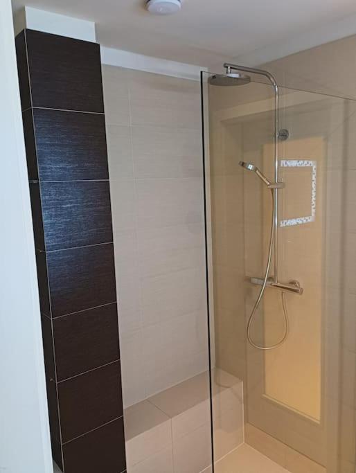 Spacious modern 3 bedroom aparment