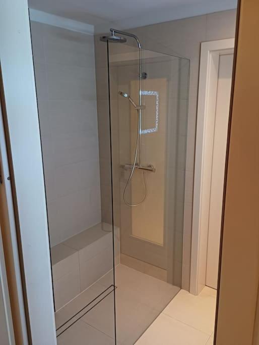Spacious modern 3 bedroom aparment
