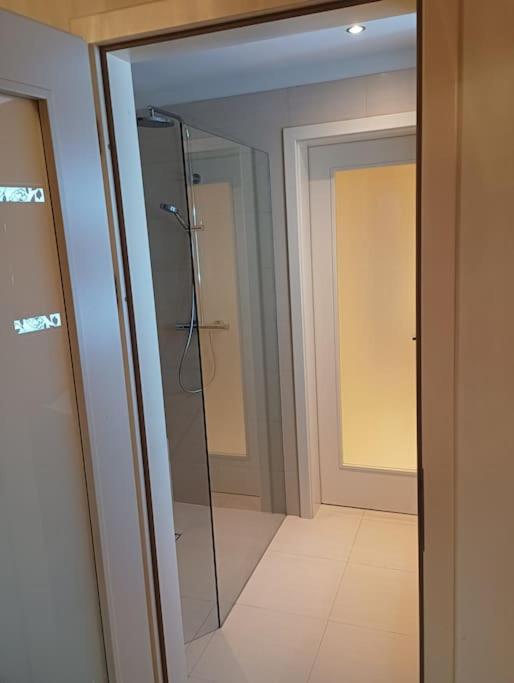 Spacious modern 3 bedroom aparment
