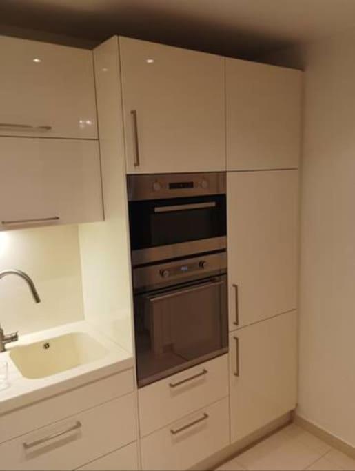 Spacious modern 3 bedroom aparment
