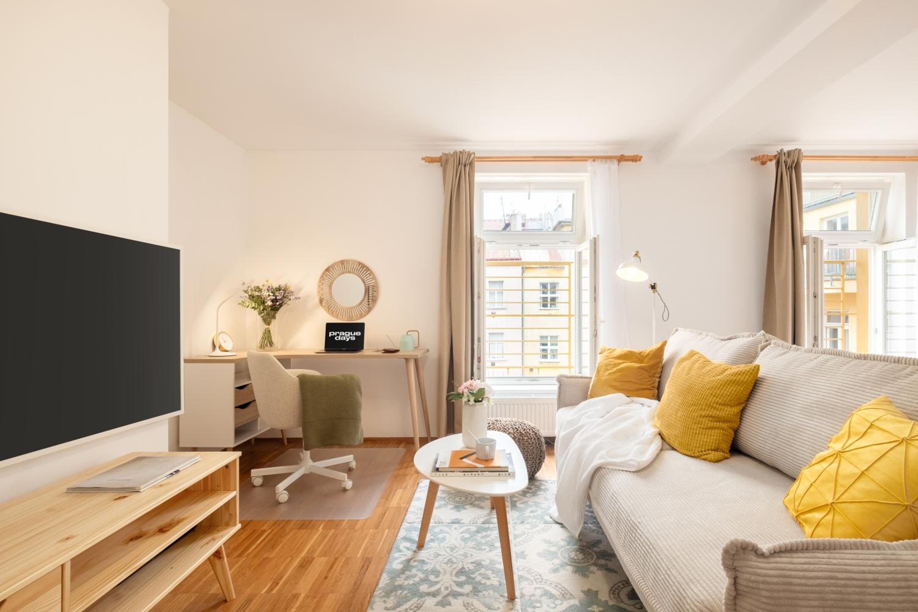Prague Days - Studio with Workspace by TV Tower in Žižkov