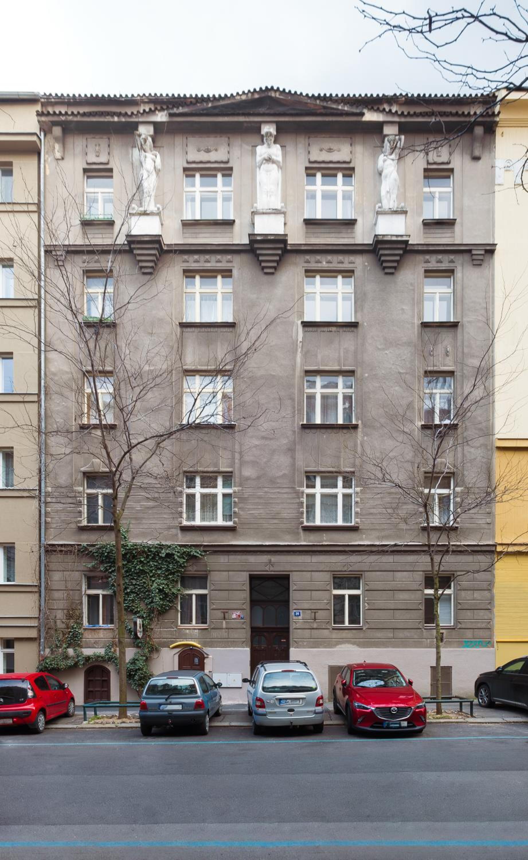Prague Days - Studio with Workspace by TV Tower in Žižkov