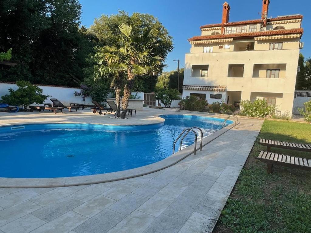 Green House Villa with Pool view 2