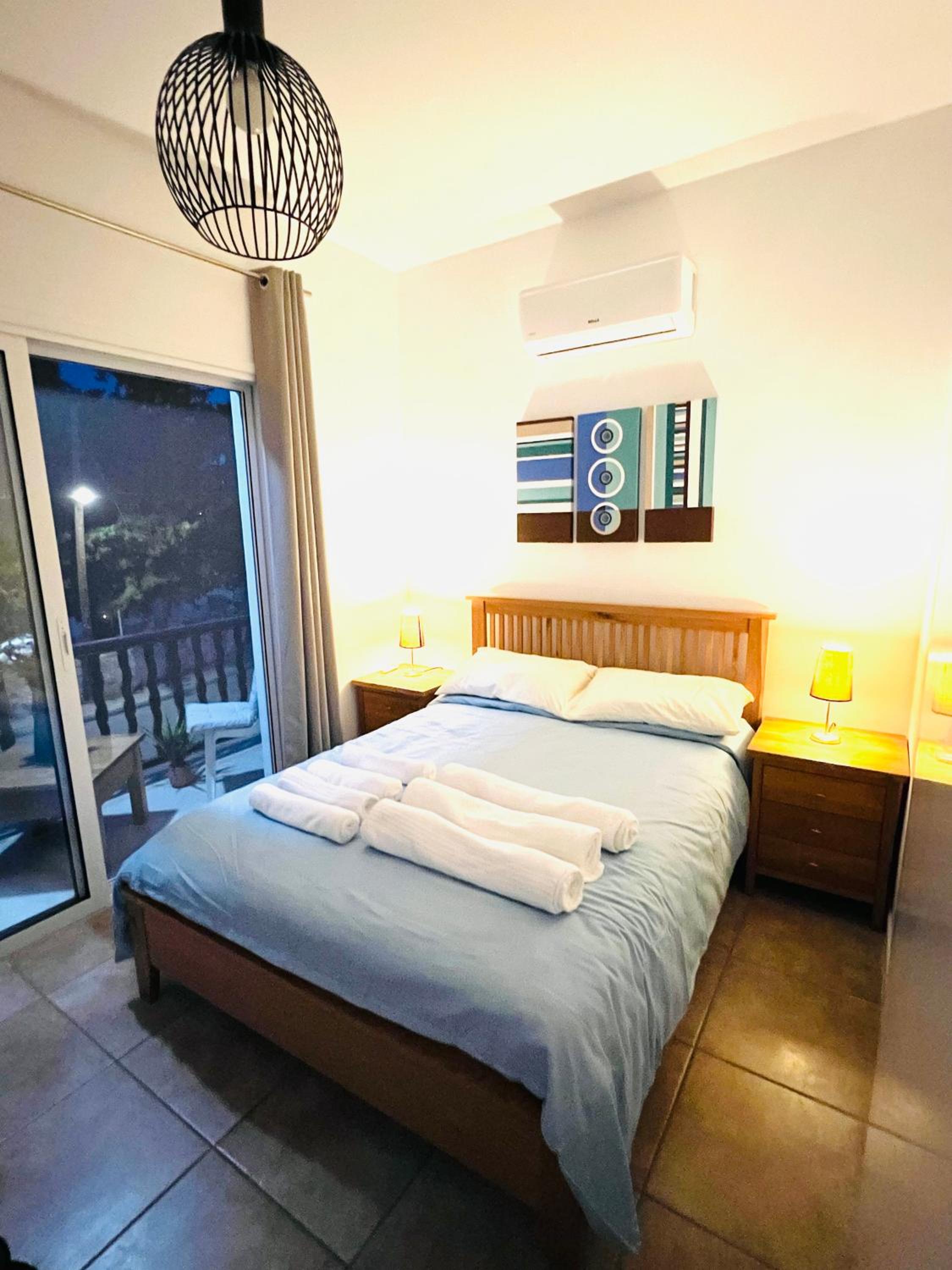Cosy Sunny One Bedroom Apartment