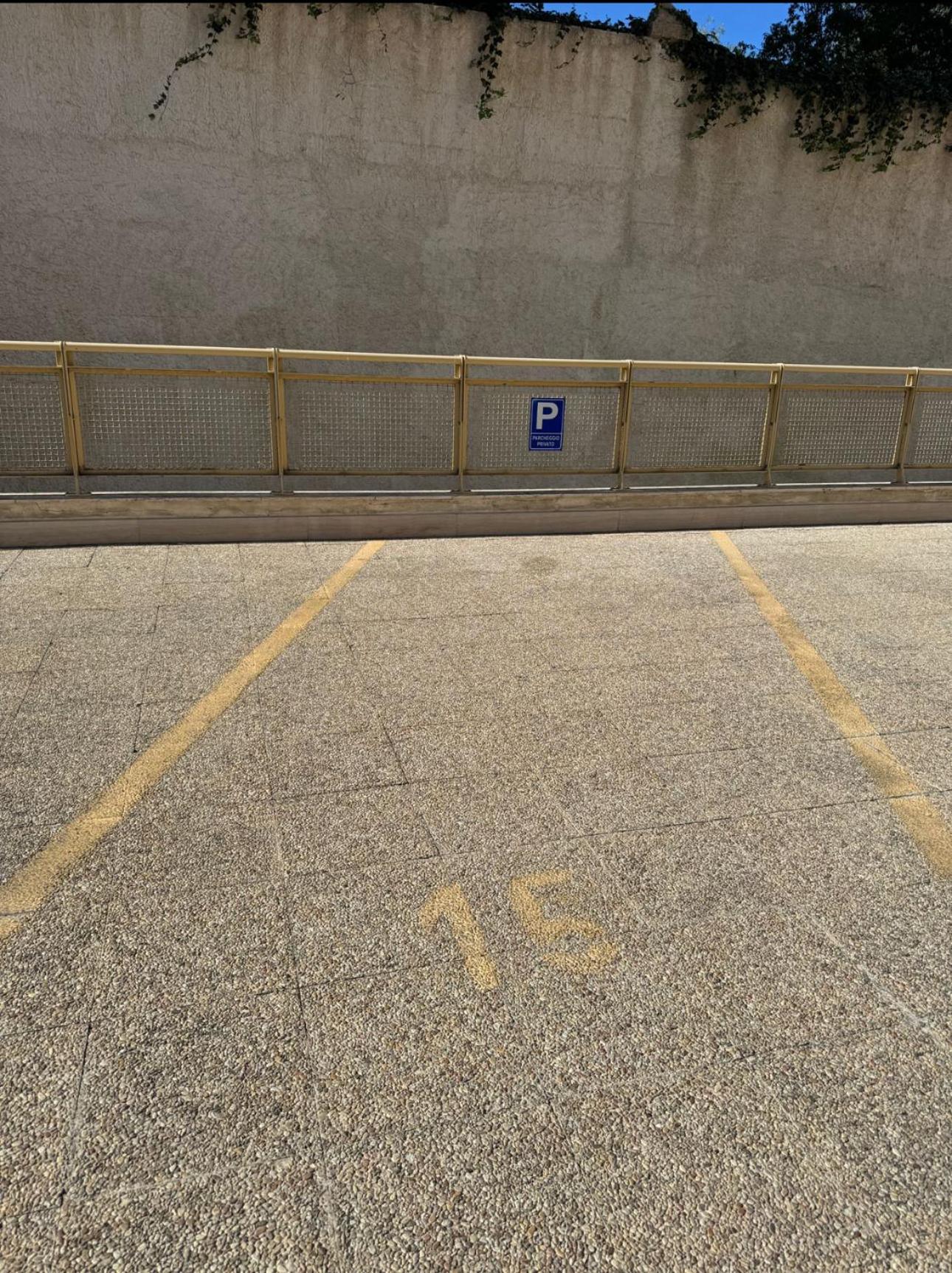 Best Stay-Apartments in Capruzzi with private parking