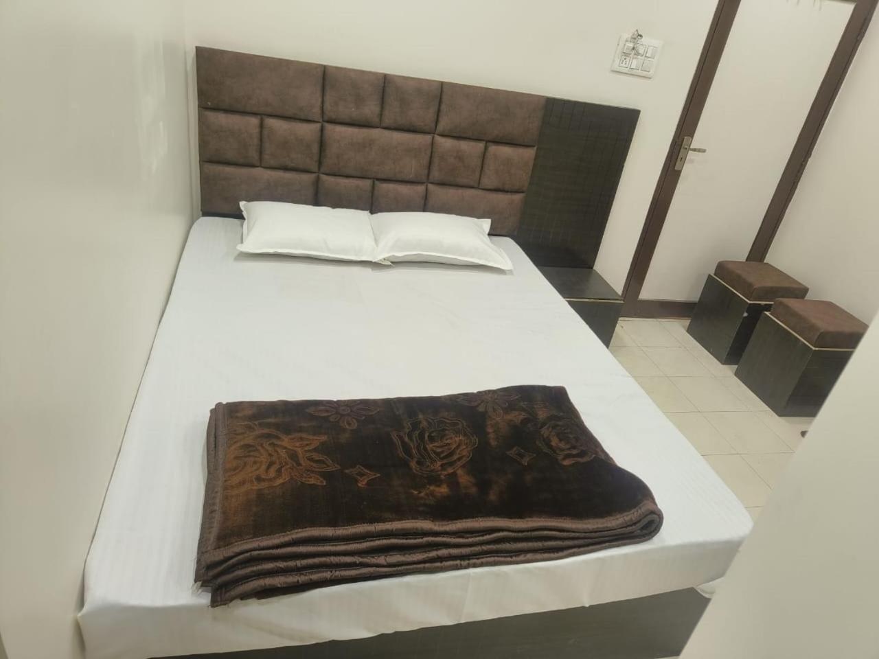 Hotel Ayodhya view 4
