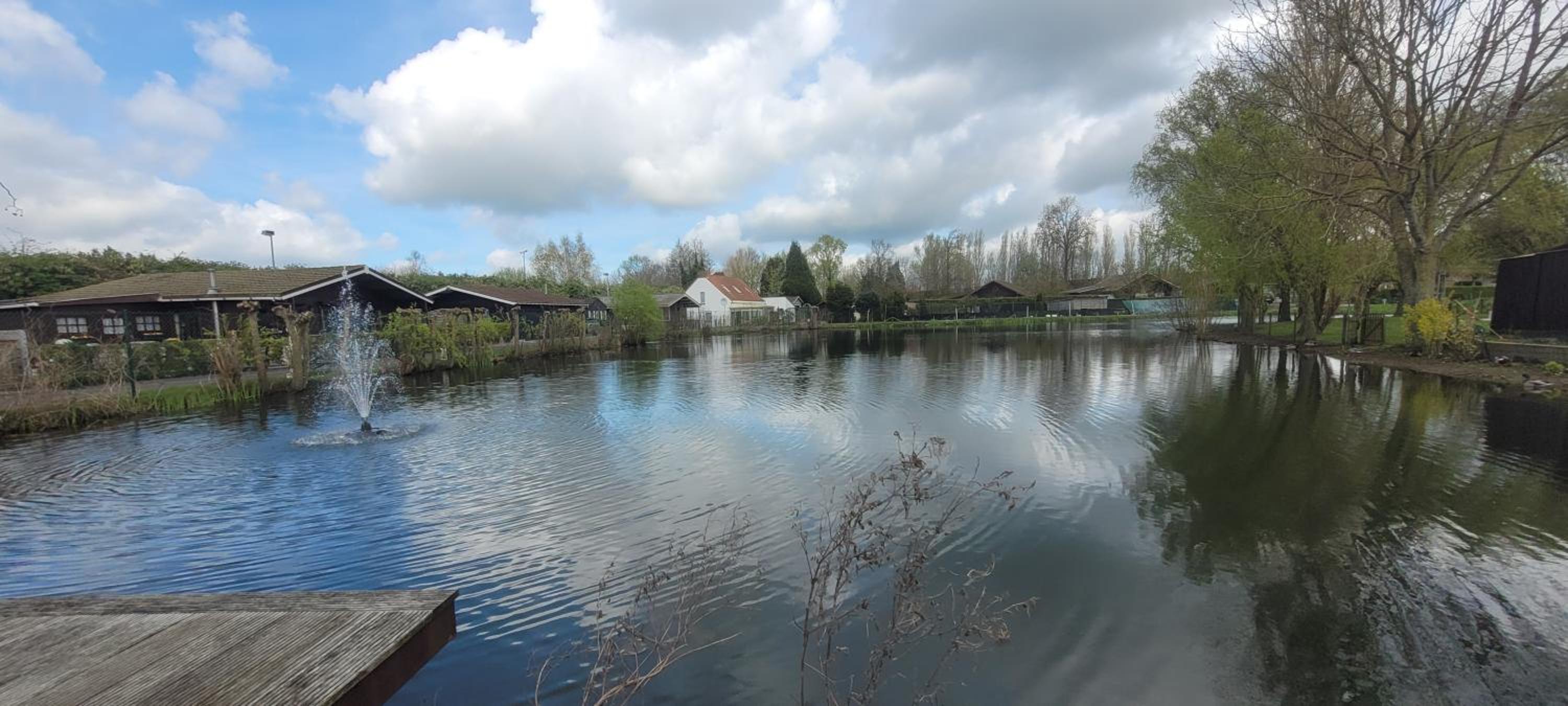 Chalet Sea-renity Lakeside met jacuzzi